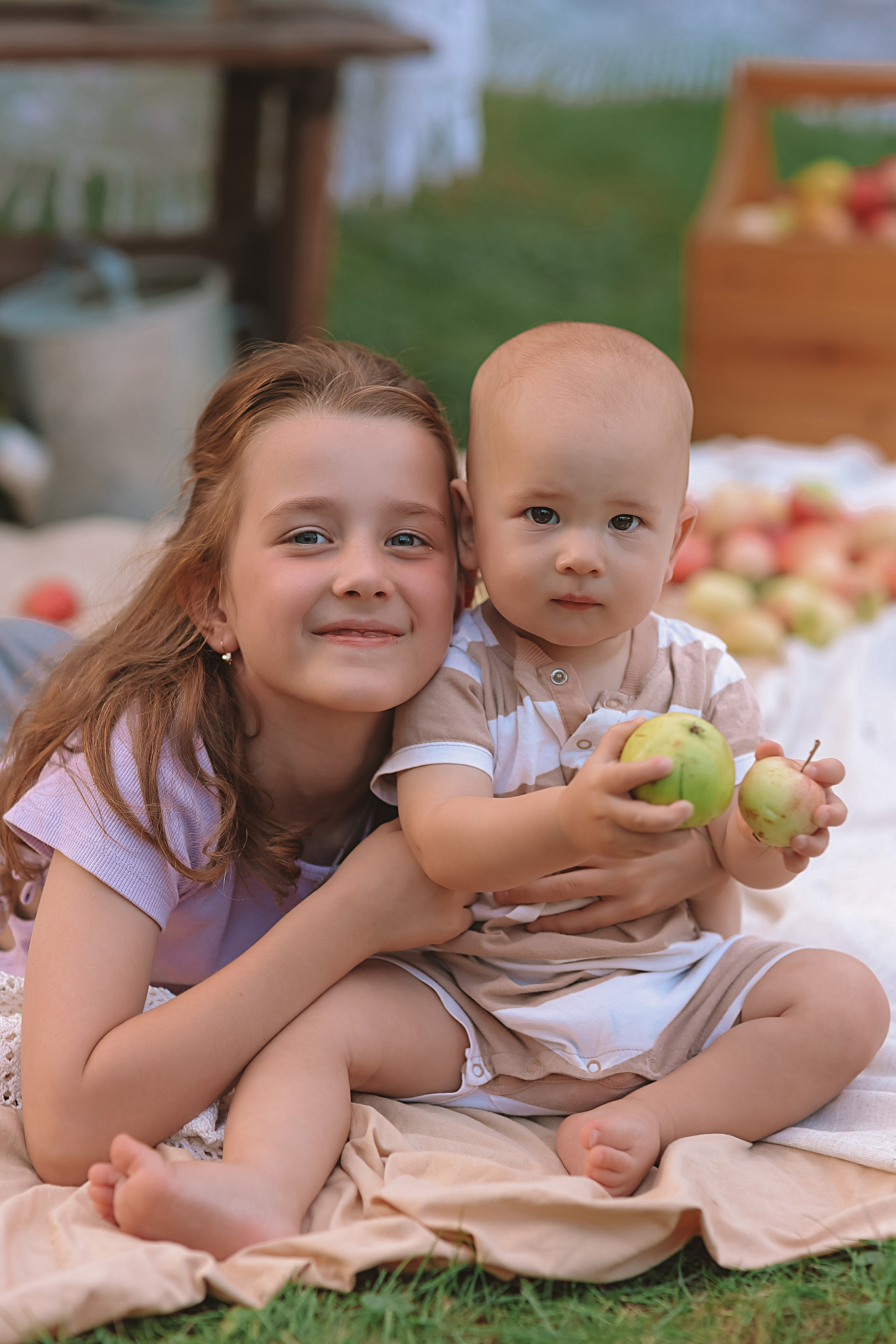 Яблоки. Семейный фотограф Тюмень, фотограф на роды Салмина Мария