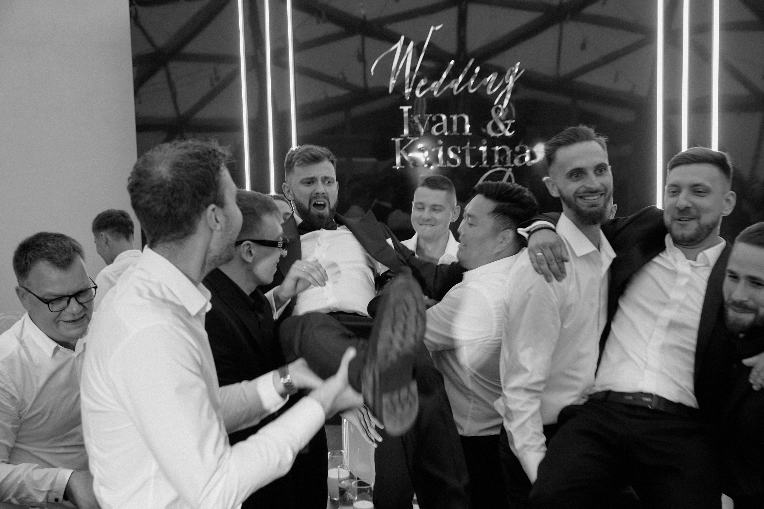 TOTAL BLACK. Дмитрий Мазуркевич: Профессиональный Репортажный Фотограф