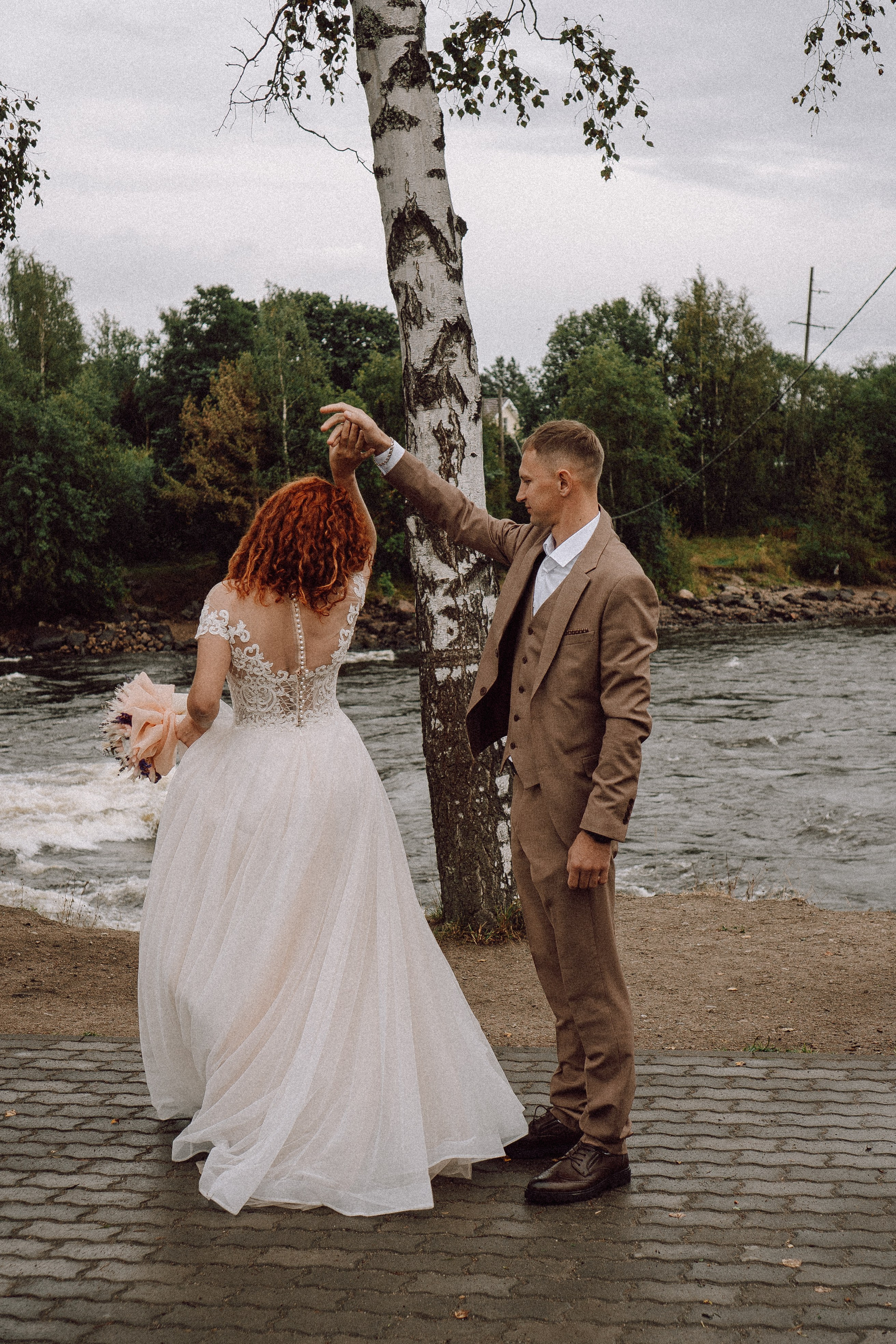 СВАДЕБНАЯ ФОТОСЕССИИЯ ПАРЫ В ГОРОДЕ ПРИОЗЕРСК В СОСНОВОМ ЛЕСУ И С ПИКАПОМ. Профессиональный фотограф, Санкт-Петербург — Виктория Богомолова