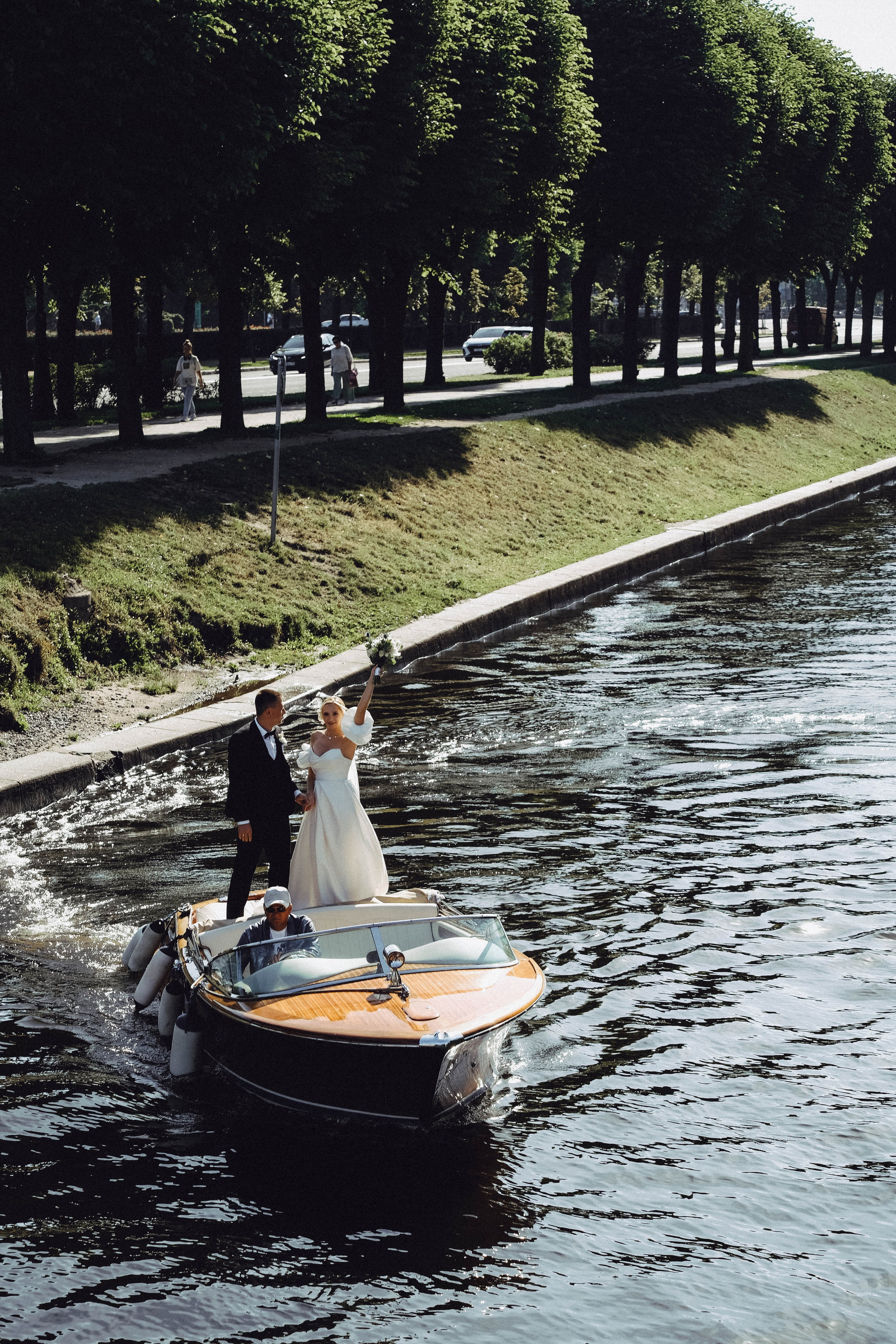 СВАДЕБГНАЯ ПРОГУЛКА ПО КАНАЛ САНКТ-ПЕТЕРБУРГА НА КАТЕРЕ. Профессиональный фотограф, Санкт-Петербург — Виктория Богомолова