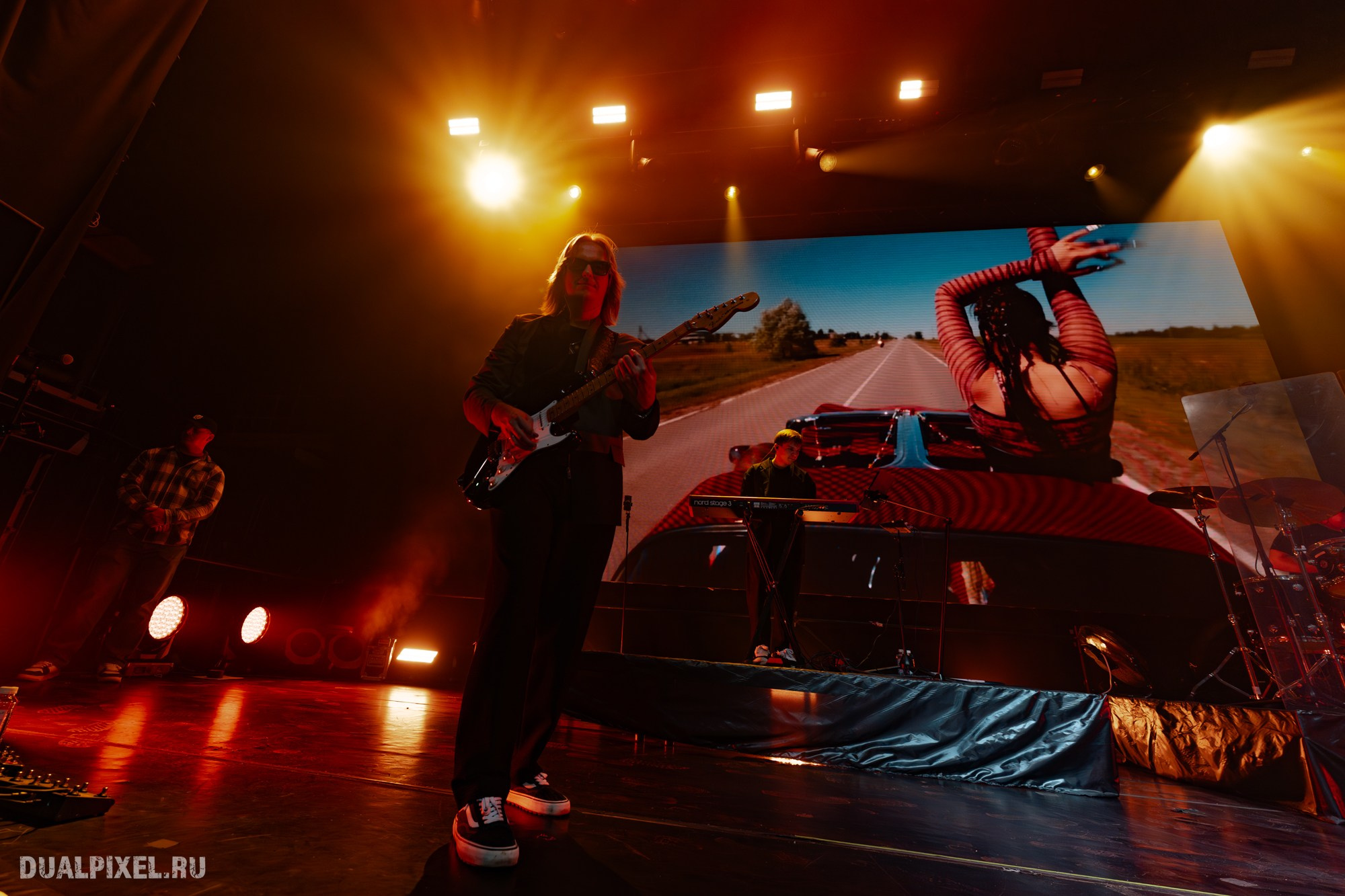 Mona. Магия музыки в кадре: Концертная Фотография