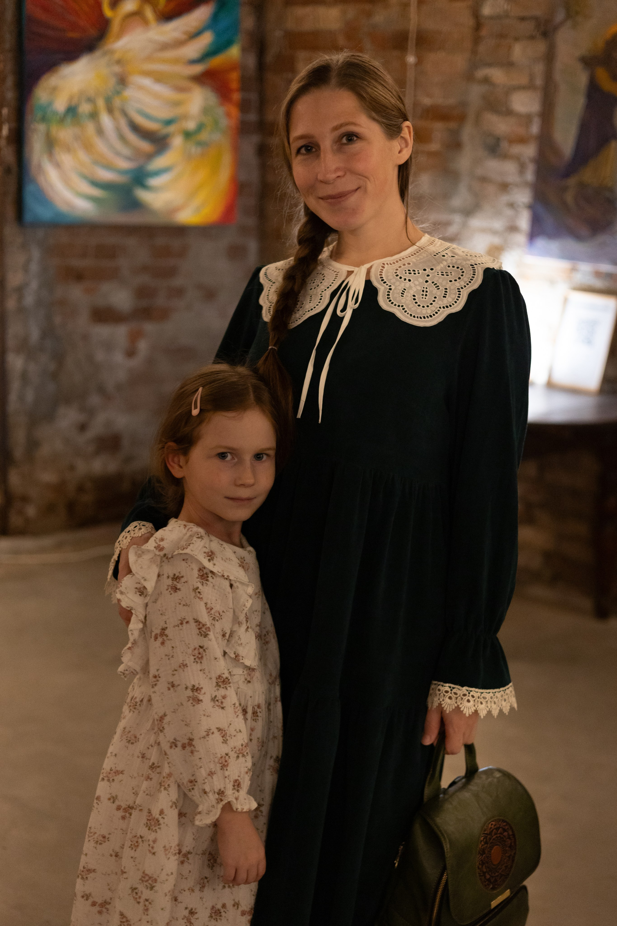 Выставка «АНГЕЛЫ МИРА». Фотограф Красноярск съемки лавстори, фотосессия в студии, портретная съемка, творческие фотосессии