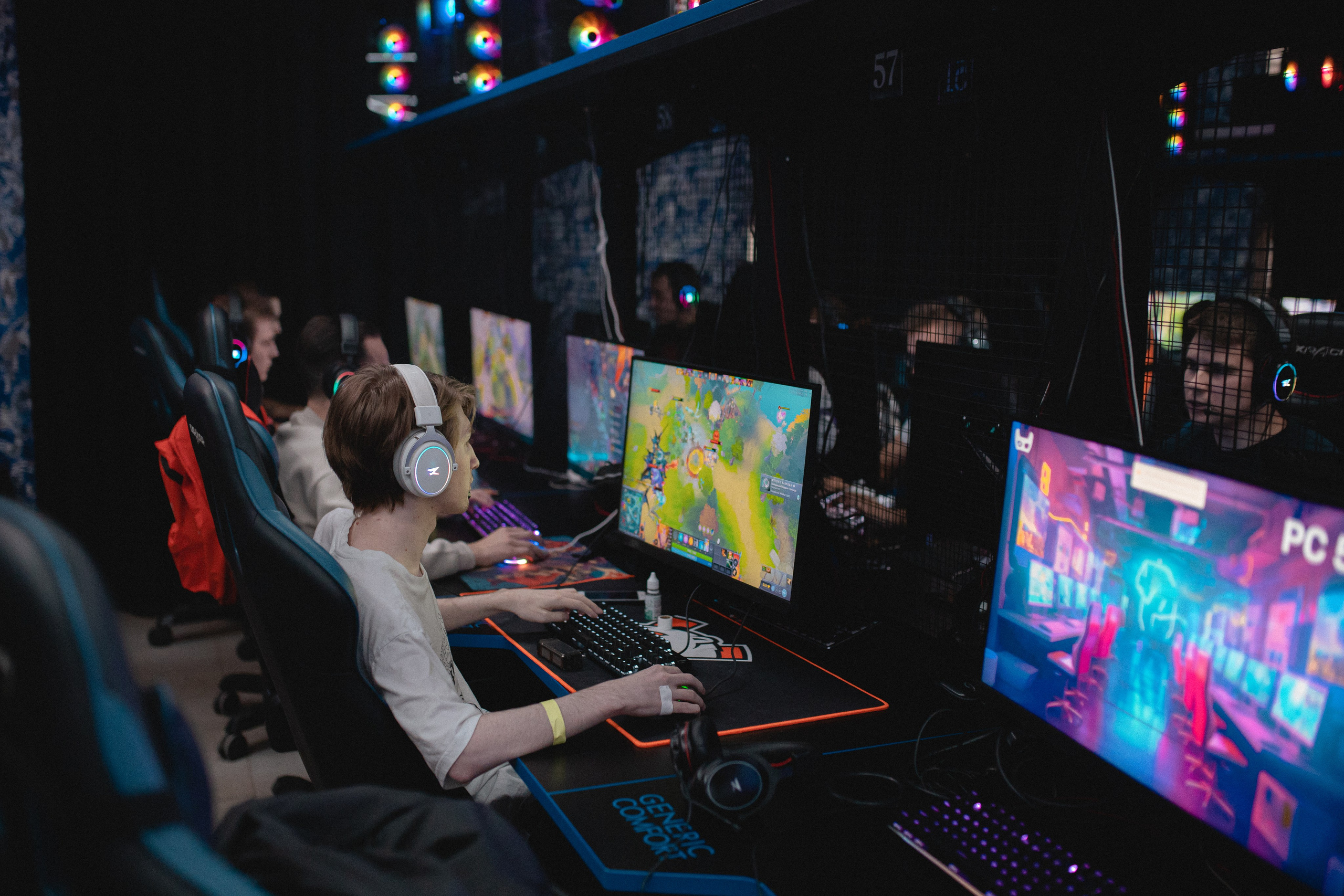 Кибертурнир ОКВО 2023. Портретный и репортажный фотограф в Воронеже: Анастасия Пузикова