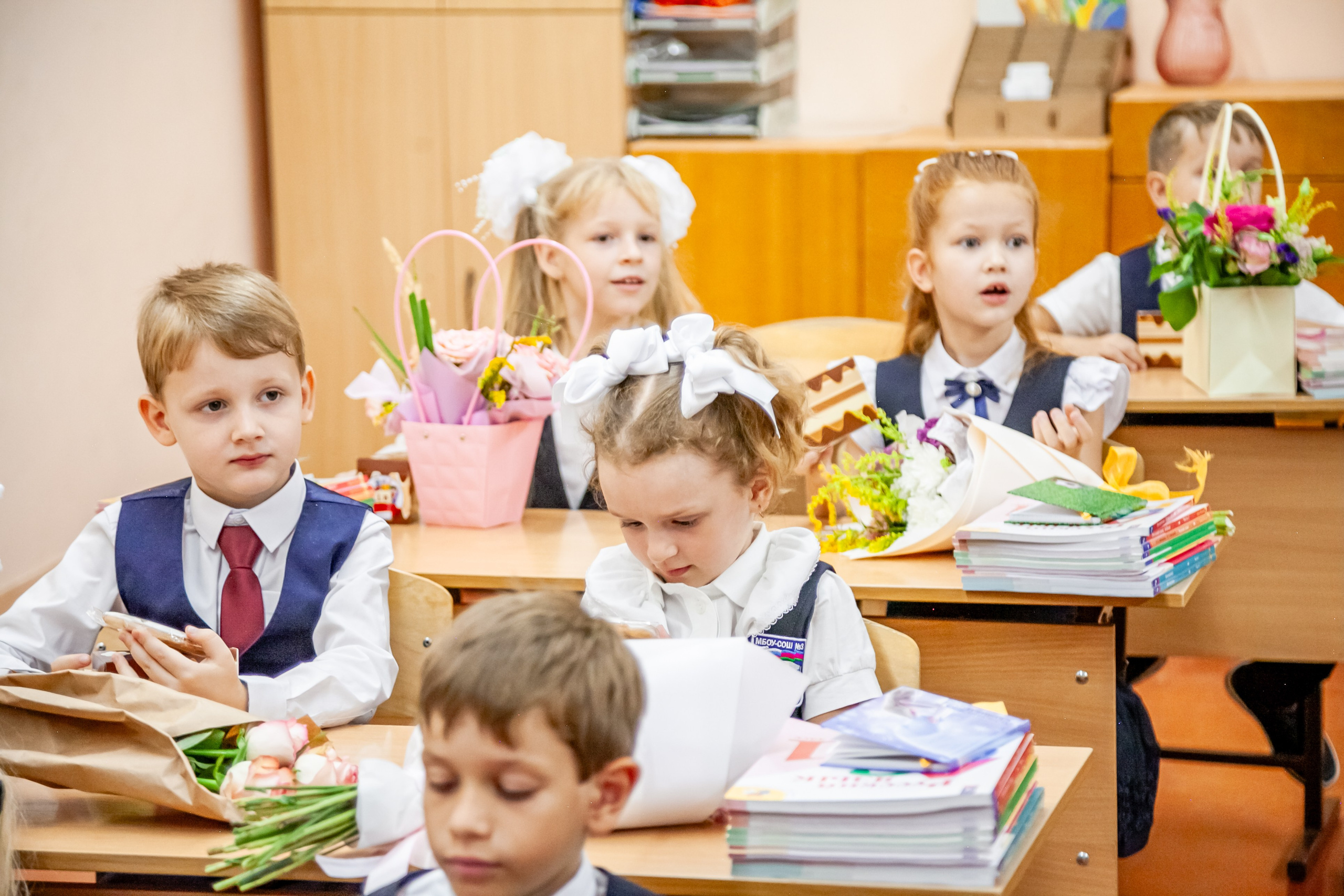 1 сентября линейка. Свадебный и семейный фотограф в Армавире