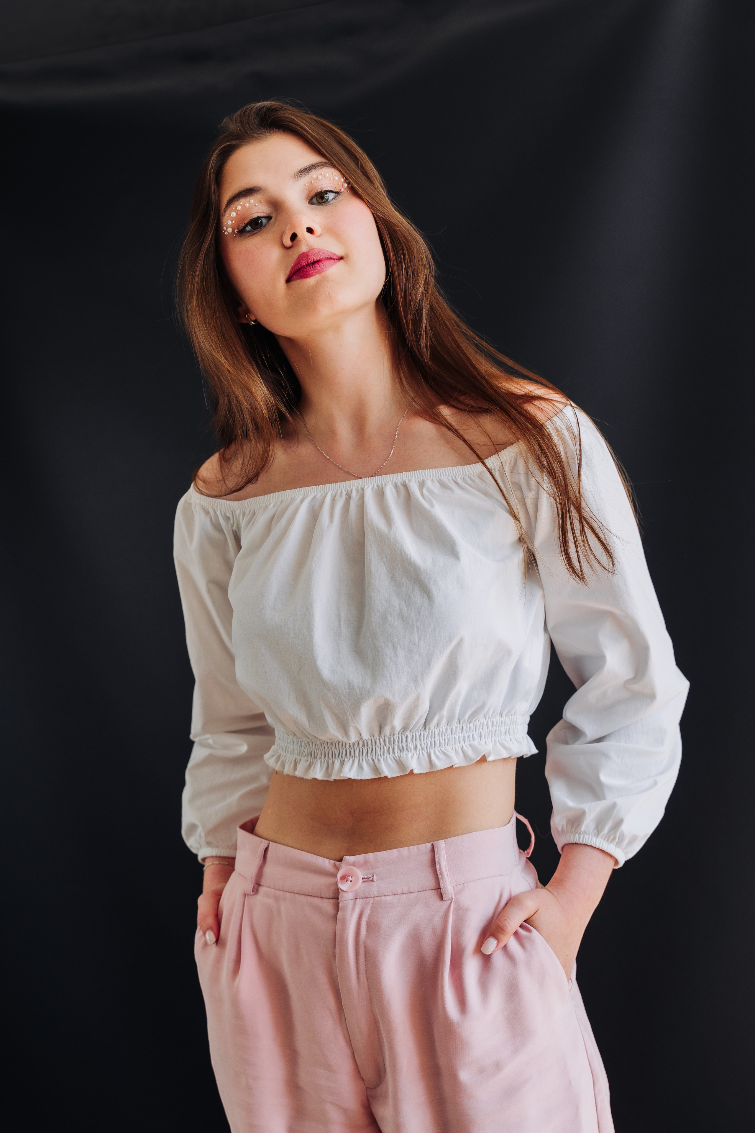 Сабина, макияж. Ищем потаённое. Портретный и предметный фотограф в Санкт-Петербурге