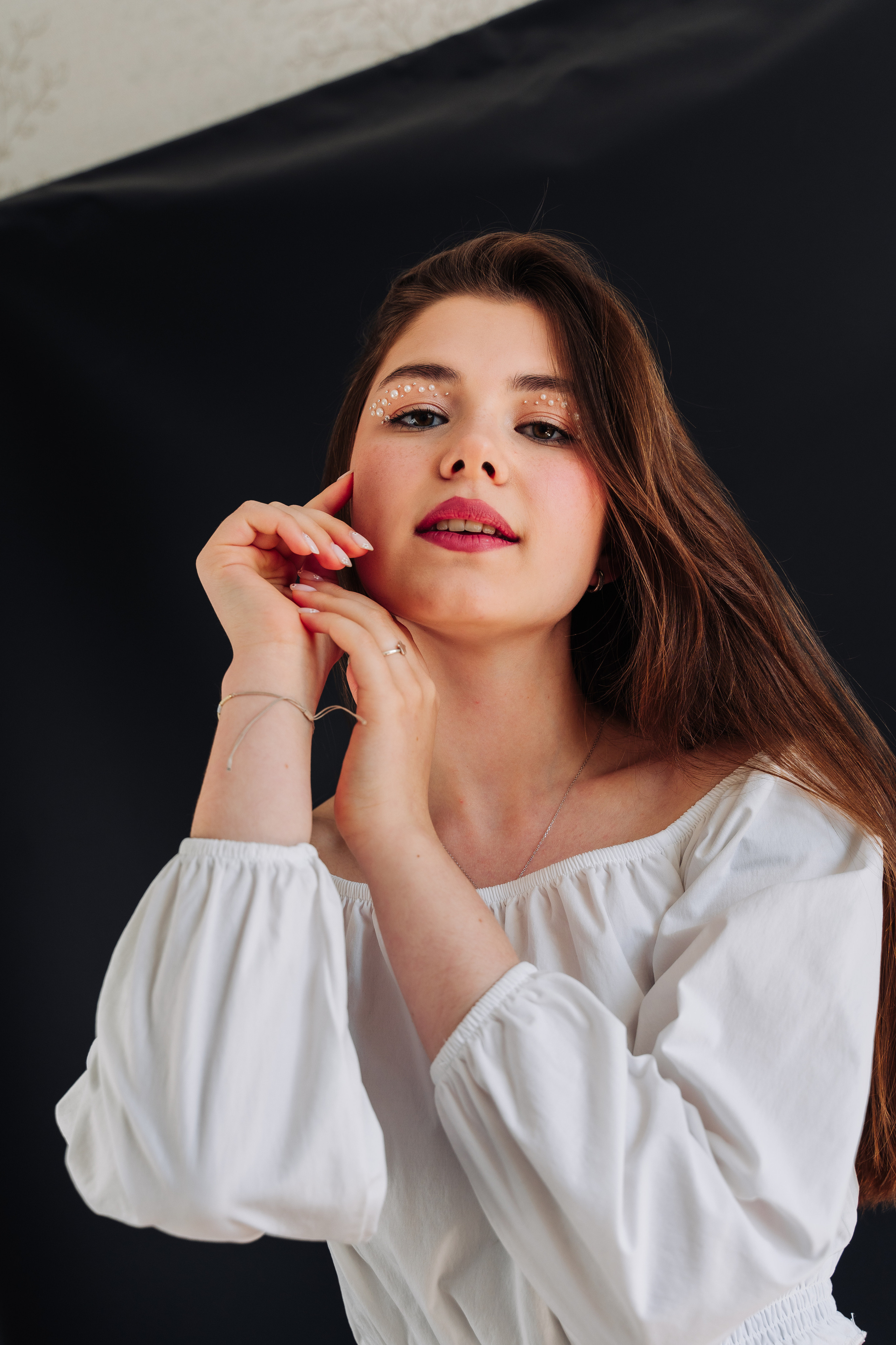 Сабина, макияж. Ищем потаённое. Портретный и предметный фотограф в Санкт-Петербурге