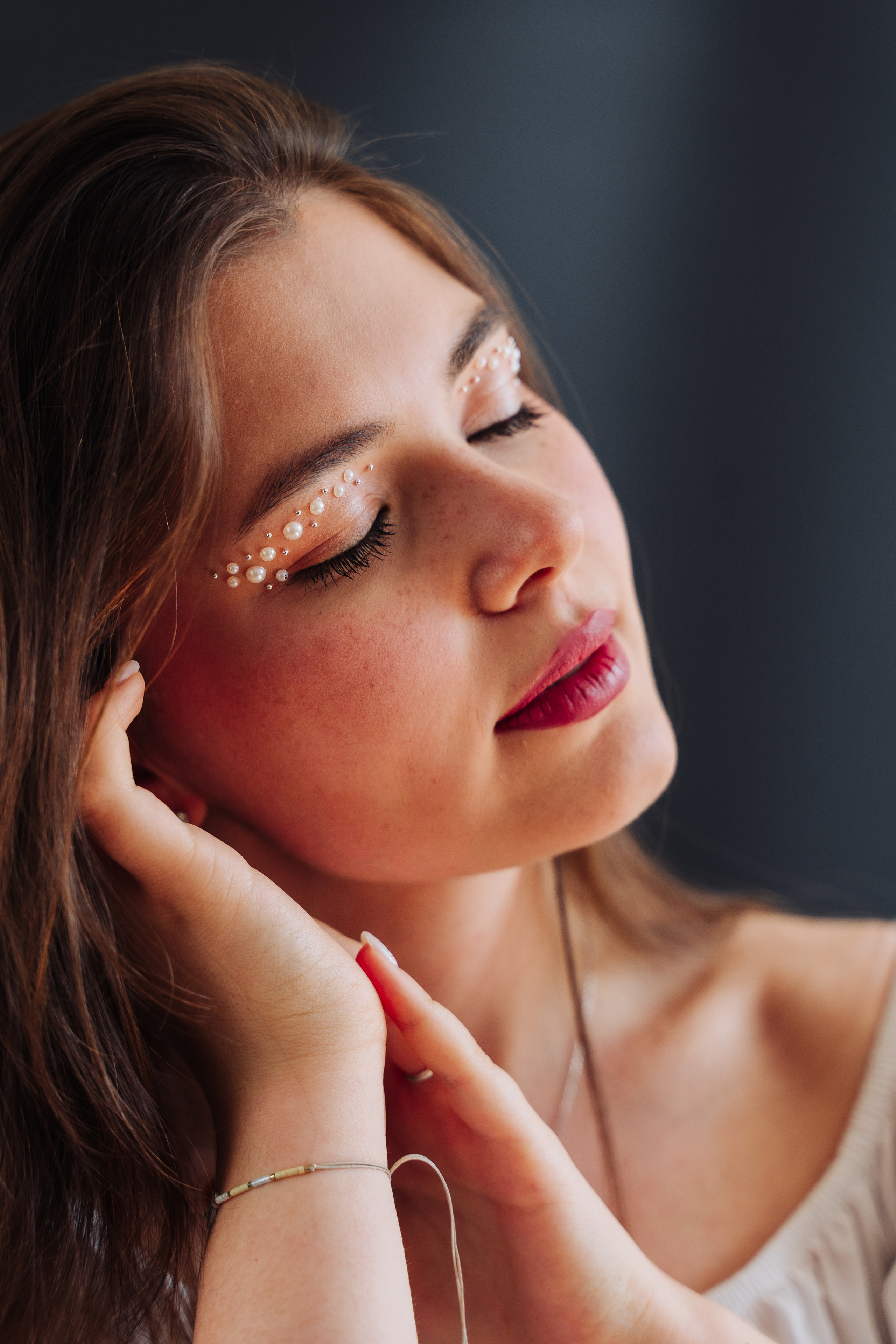 Сабина, макияж. Ищем потаённое. Портретный и предметный фотограф в Санкт-Петербурге