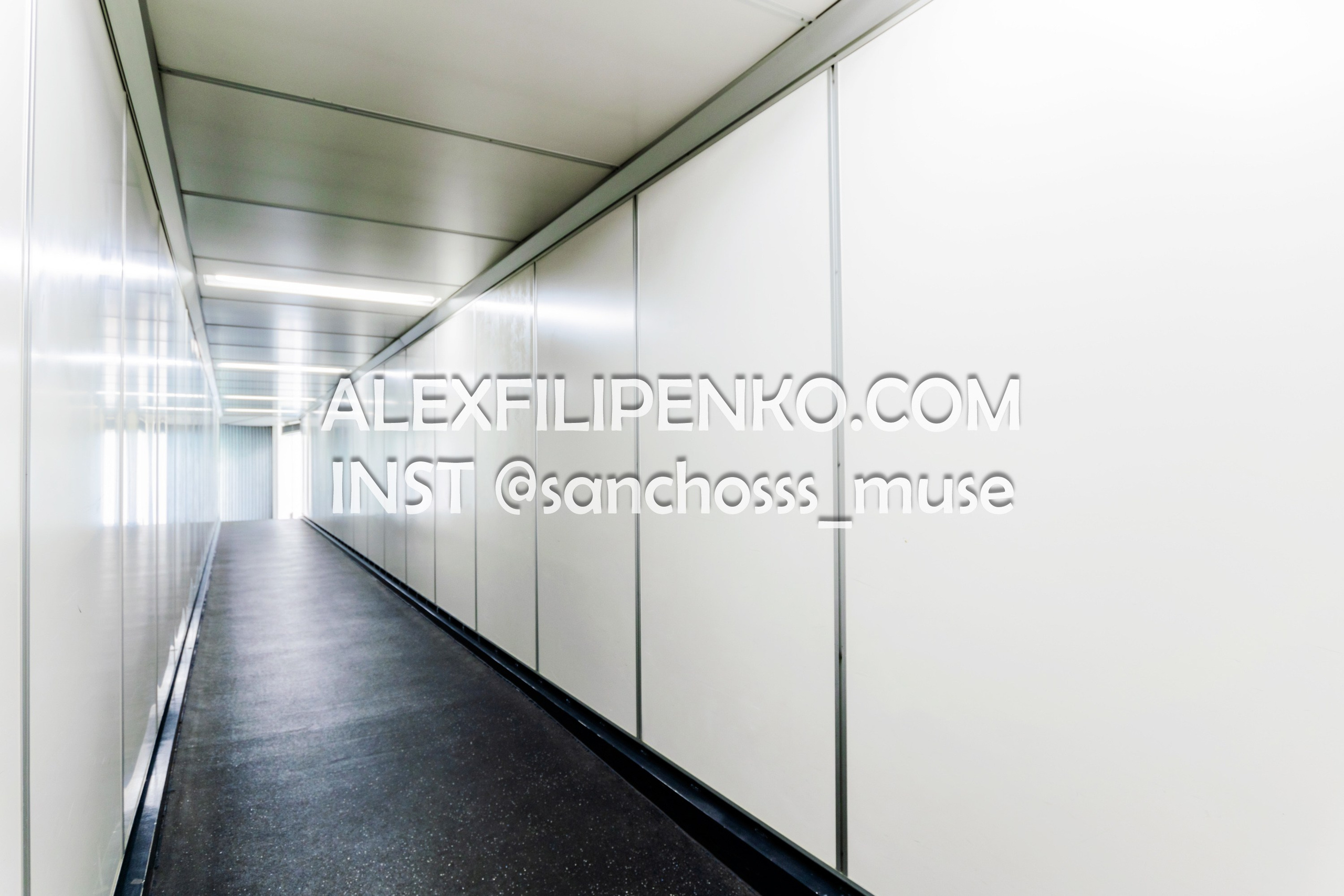 Фотосъемка для рекламного оператора MYD Production в Аэропорту Астаны. Фотограф интерьера недвижимости и архитектуры в Астане