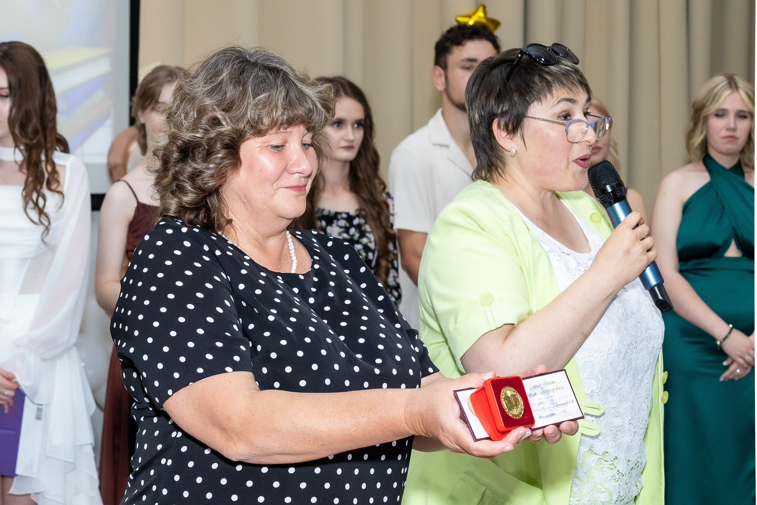 Вручение аттестата 2025. Выпускные альбомы Майкоп, Краснодар Елена Золотарева