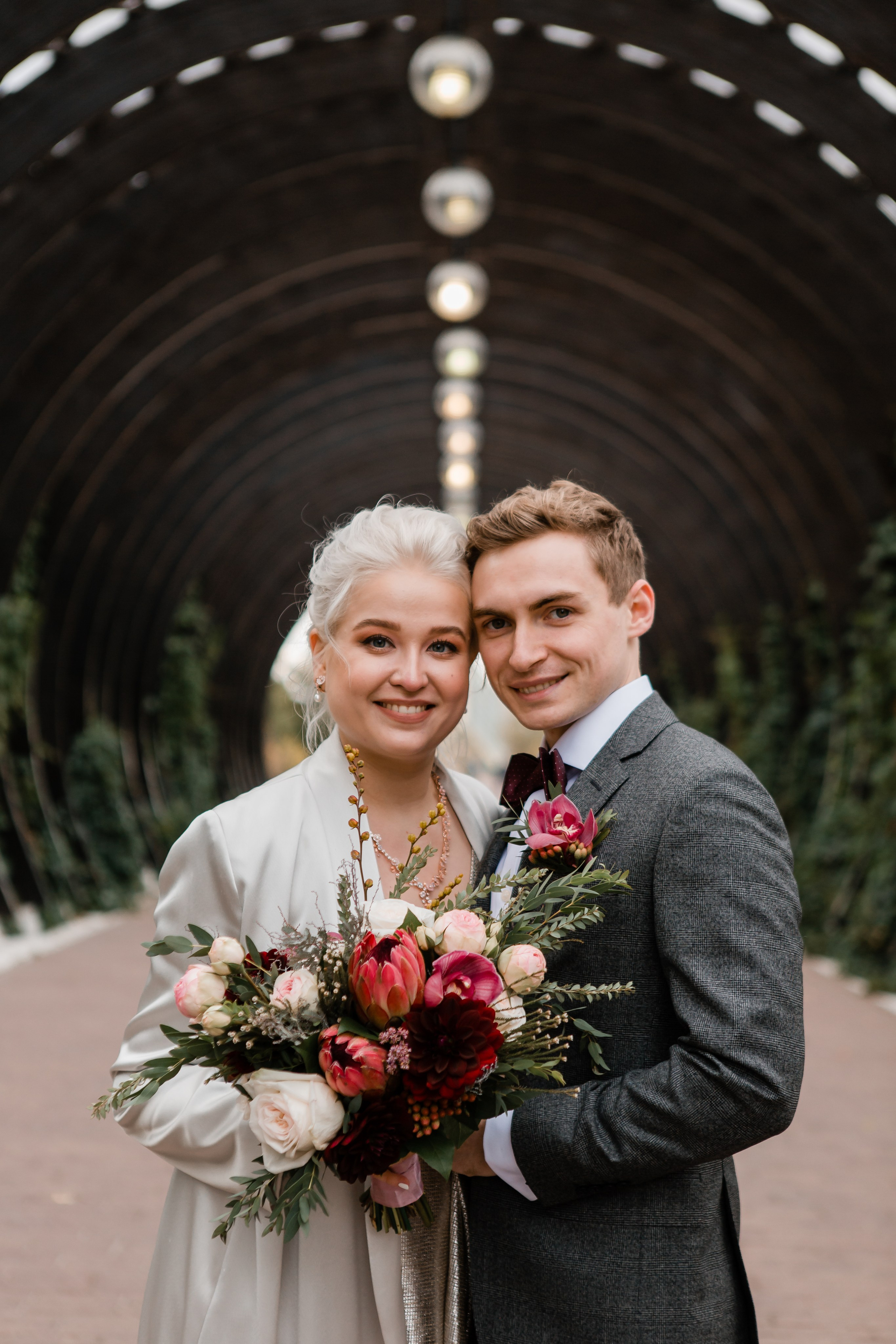 Александр и Ольга. Видеосъемка и фотосъемка свадеб. Фотограф и оператор на свадьбу. Видеосъемка подкастов, собственная видео-фотостудии. Предметная фотосъемка