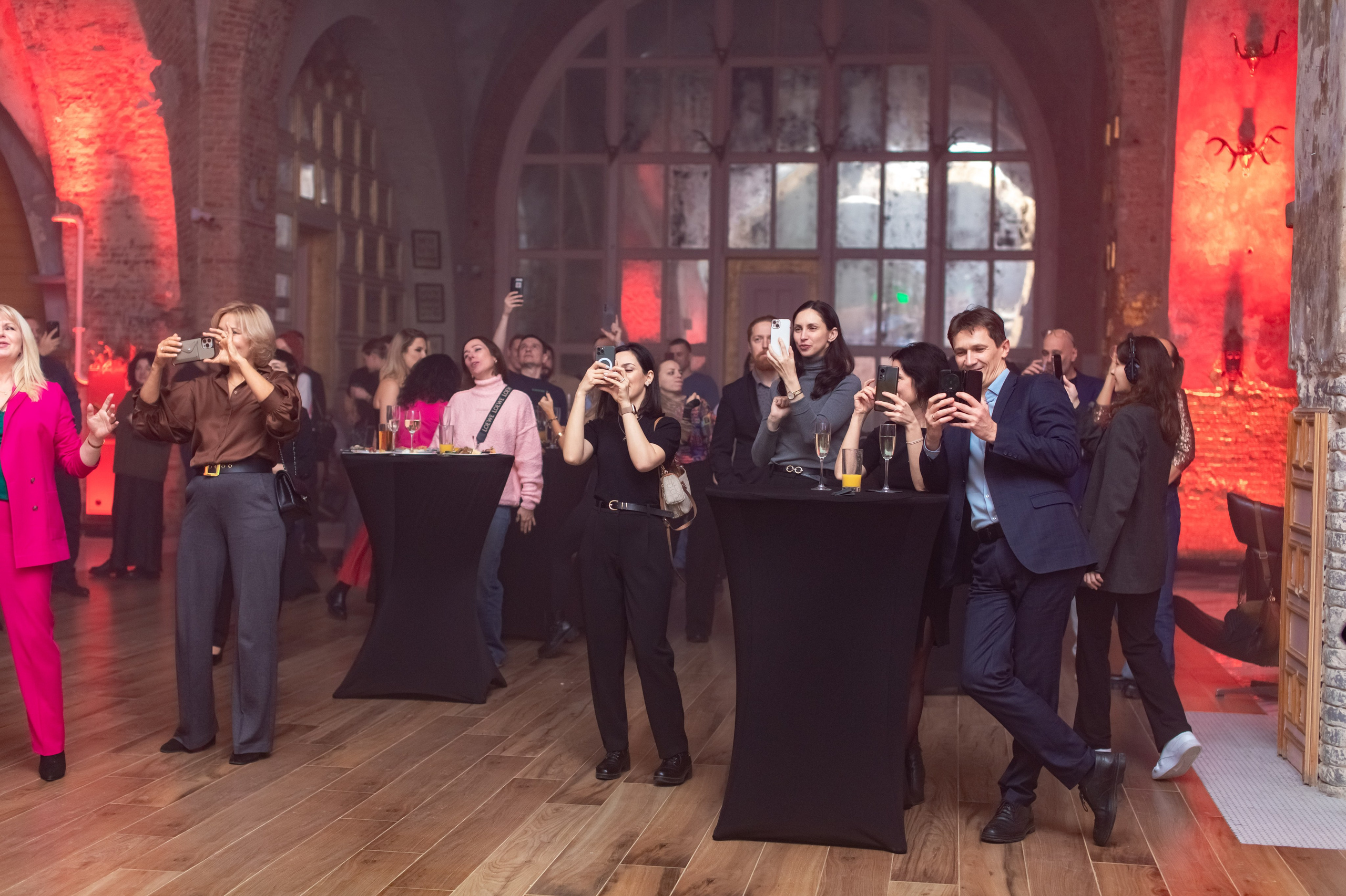 Safilo Group — Buying days in St. Petersburg. Двойняшки-фотографы Анна и Анастасия в Санкт-Петербурге