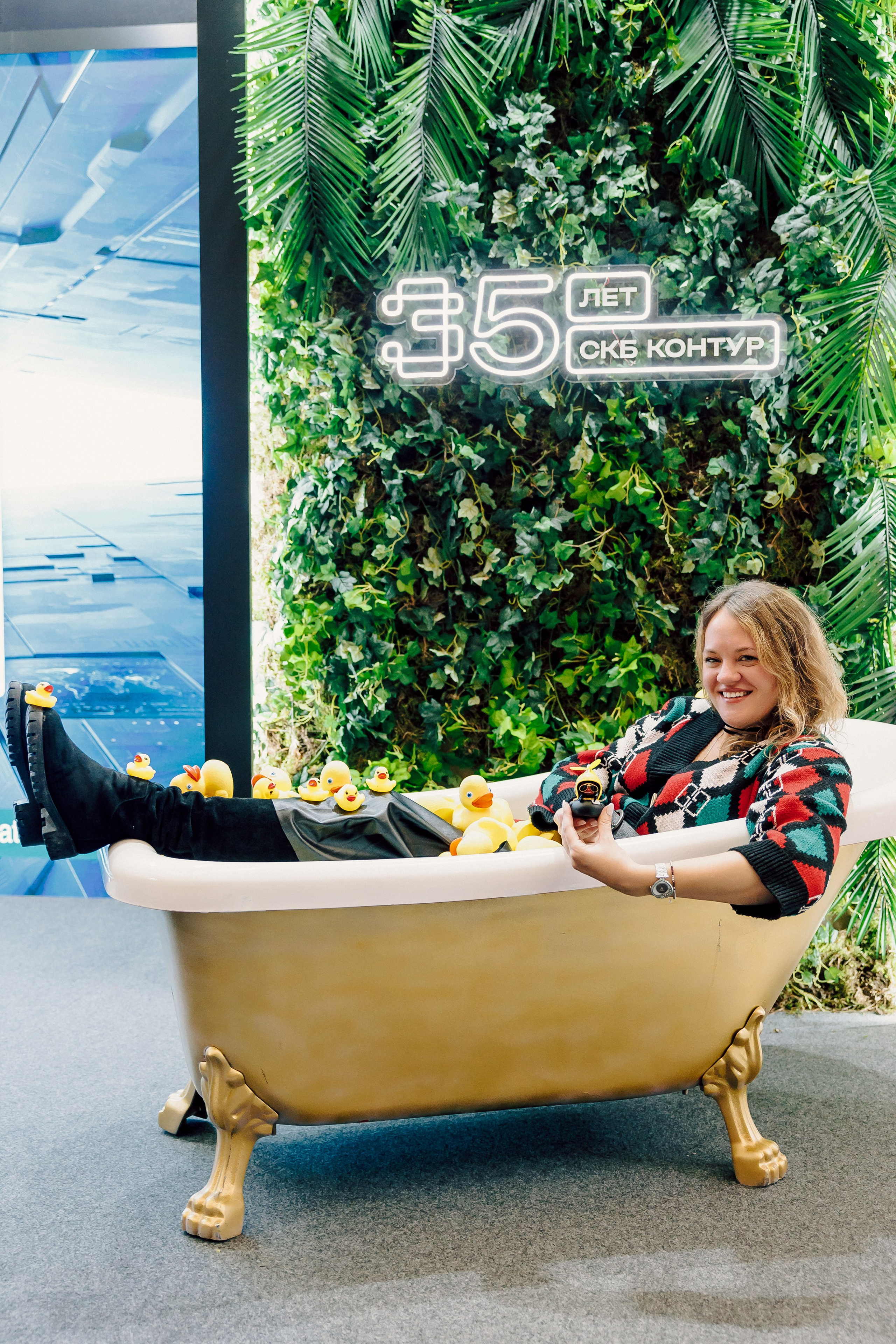 СКБ Контур — Форум будущего — Стенд. Лёшка Варзегов — фотограф