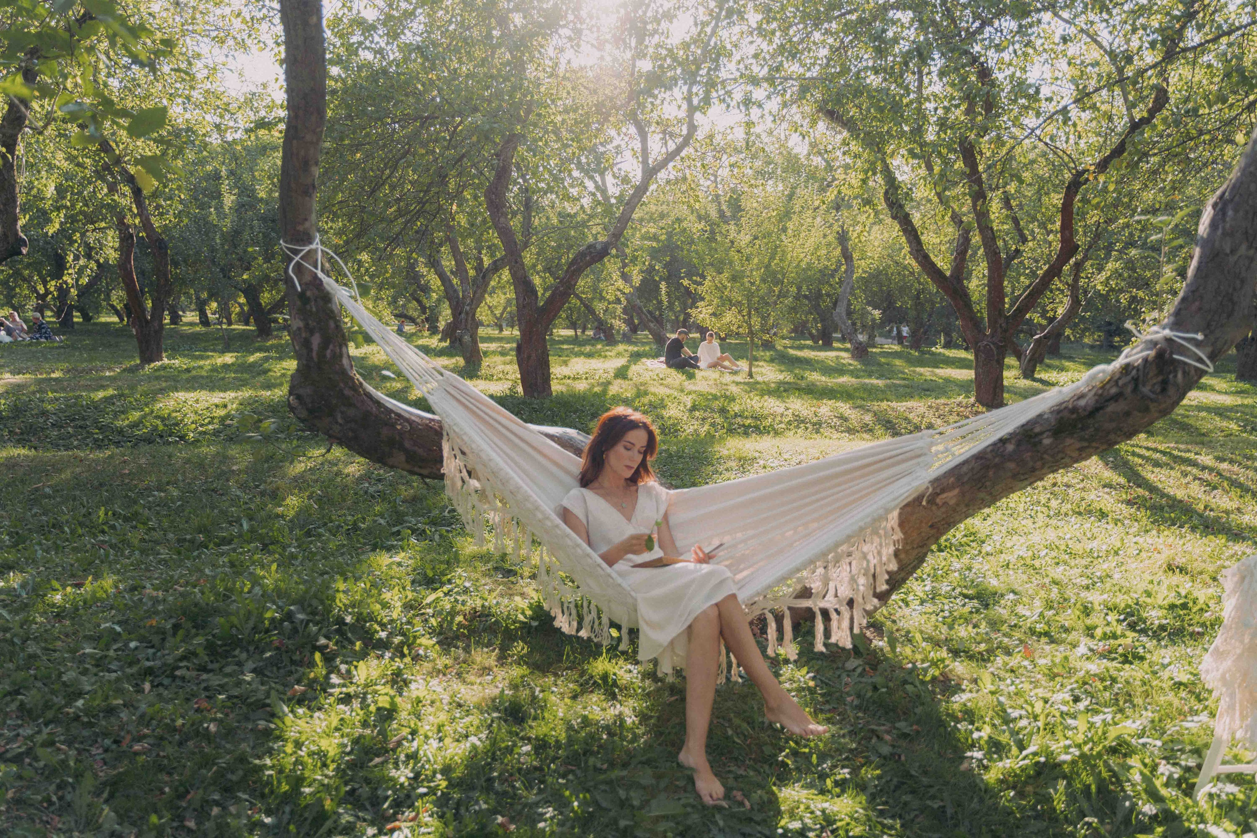 Яблоневый сад и гамак. Фотограф и видеограф в Москве и Абу Даби Мария Кулагина