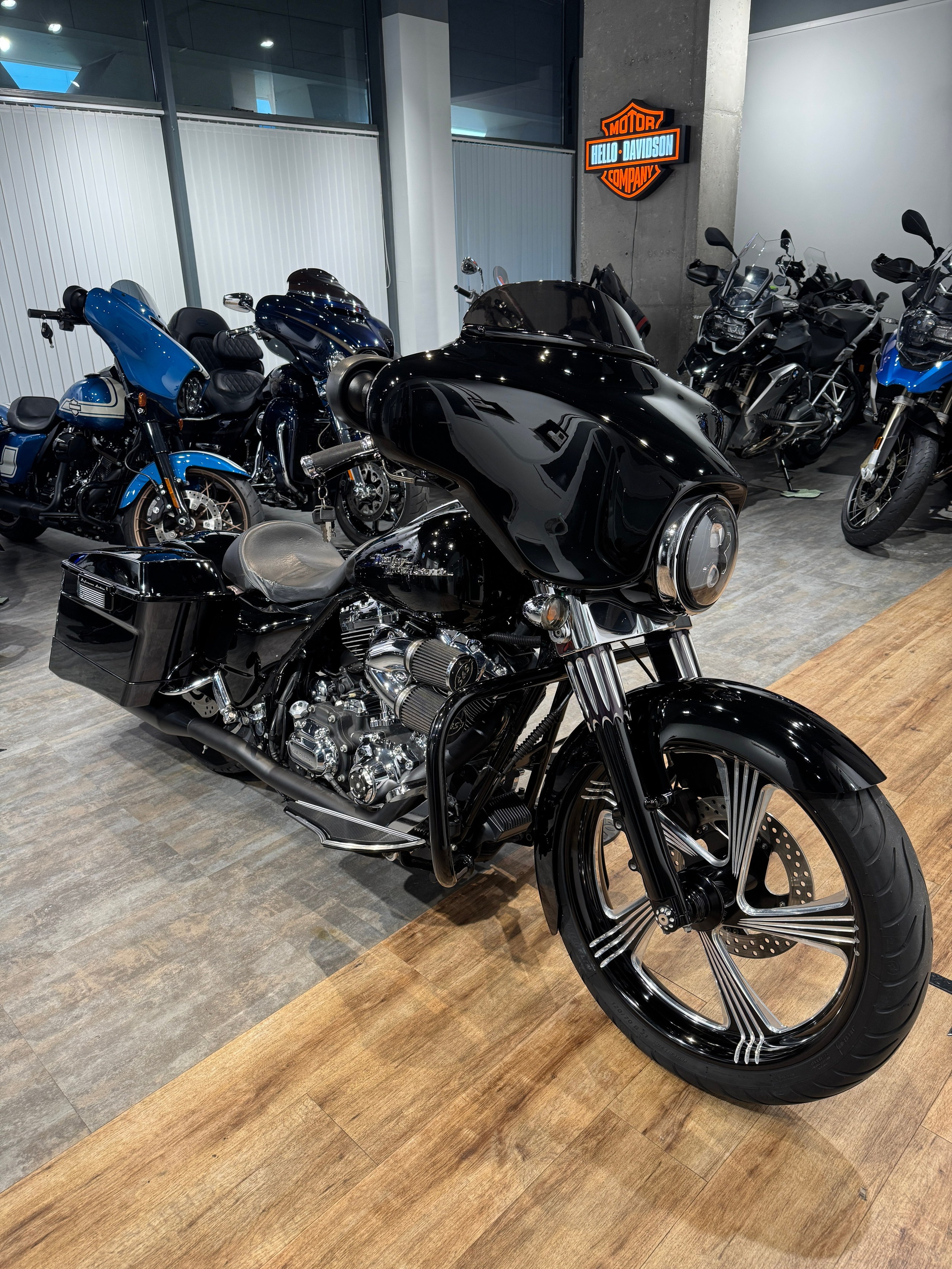 Мотоциклы Harley-Davidson HD Street Glide Bagger (Touring)  — купить мотоцикл. Hello Davidson, Москва. Только хорошие мотоциклы…