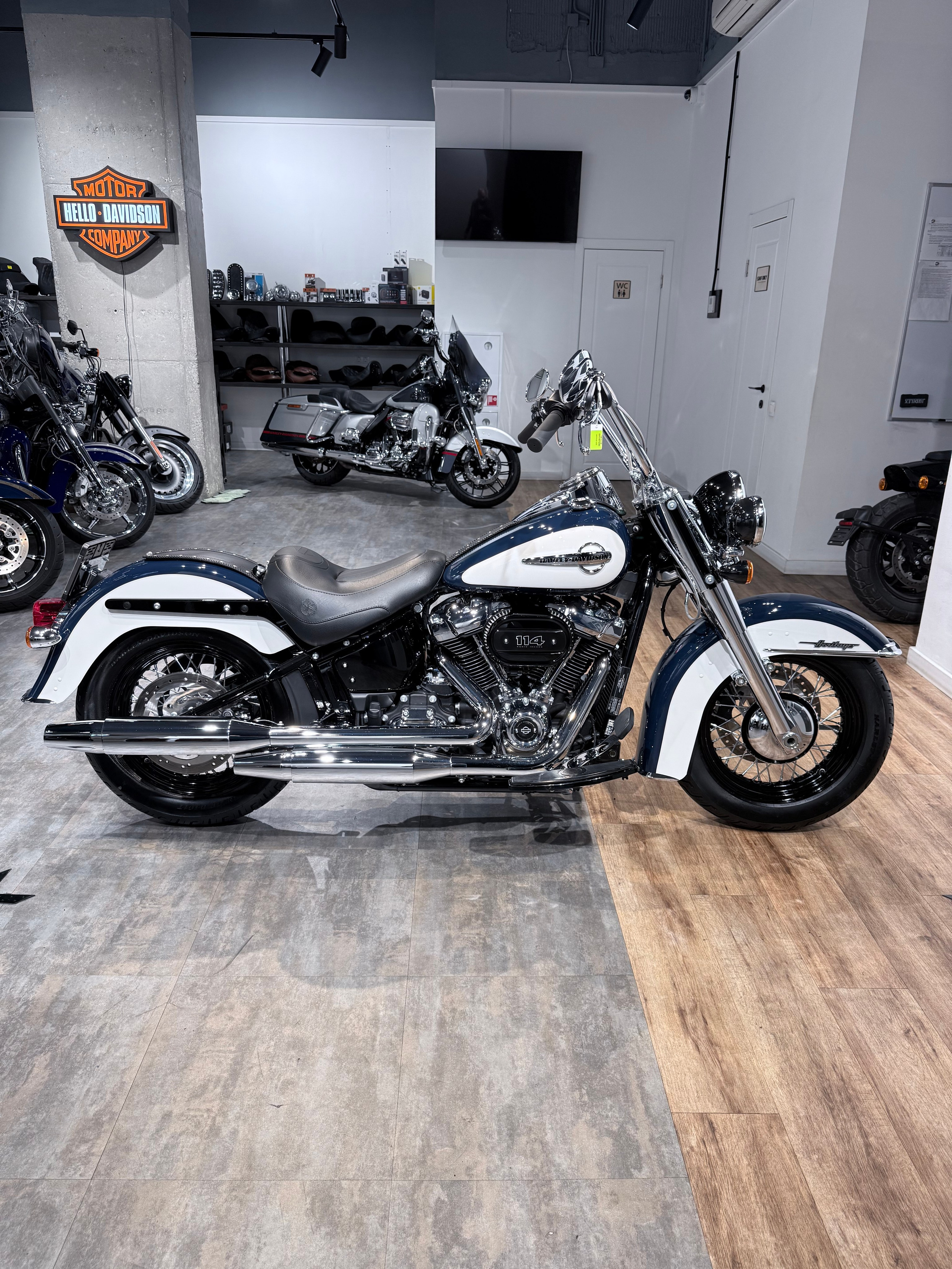 114 Heritage NEW (Billiard Blue & White). Hello Davidson, Москва. Только хорошие мотоциклы…