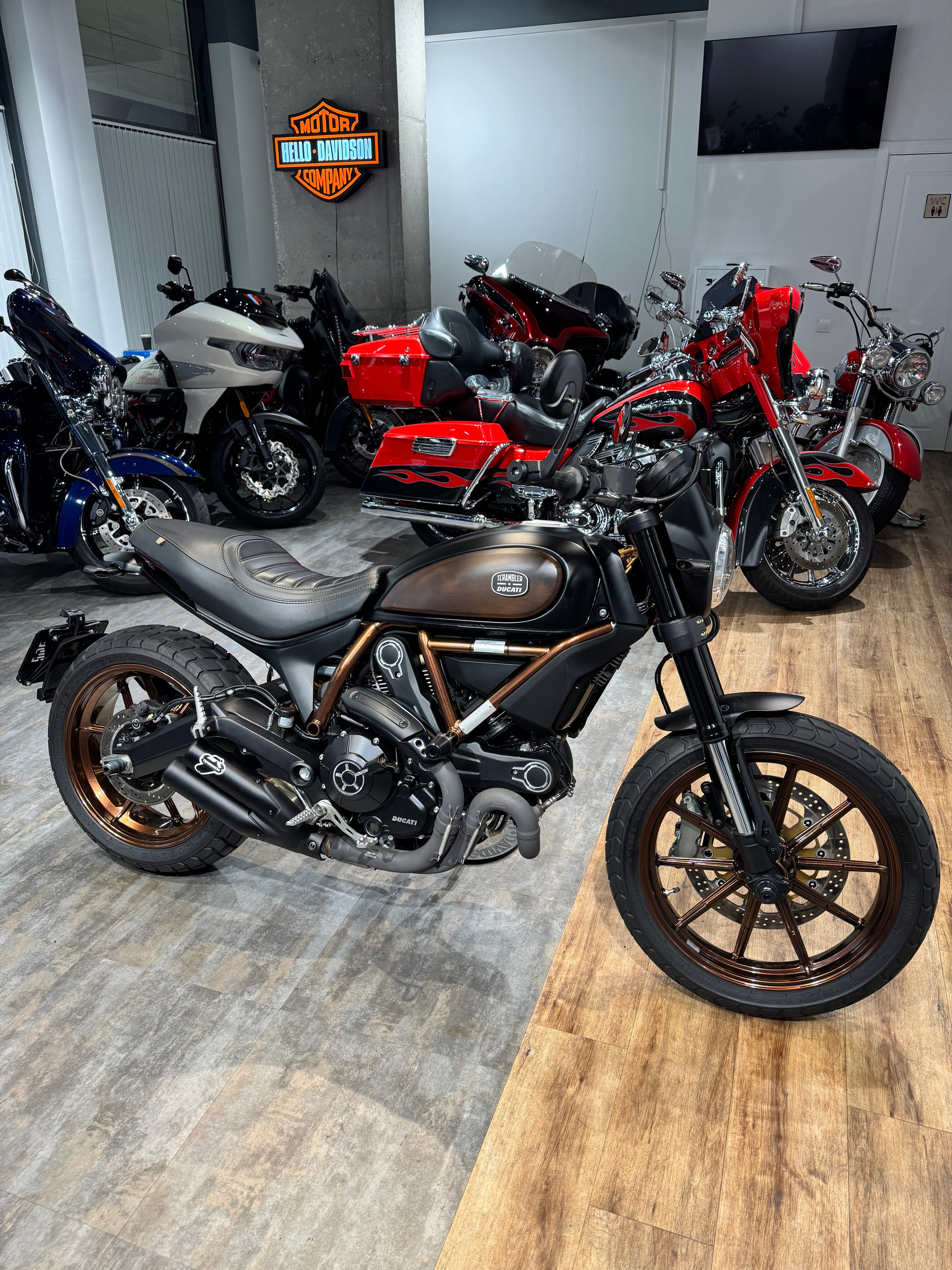 Ducati Scrambler (Italia Independent). Hello Davidson, Москва. Только хорошие мотоциклы…