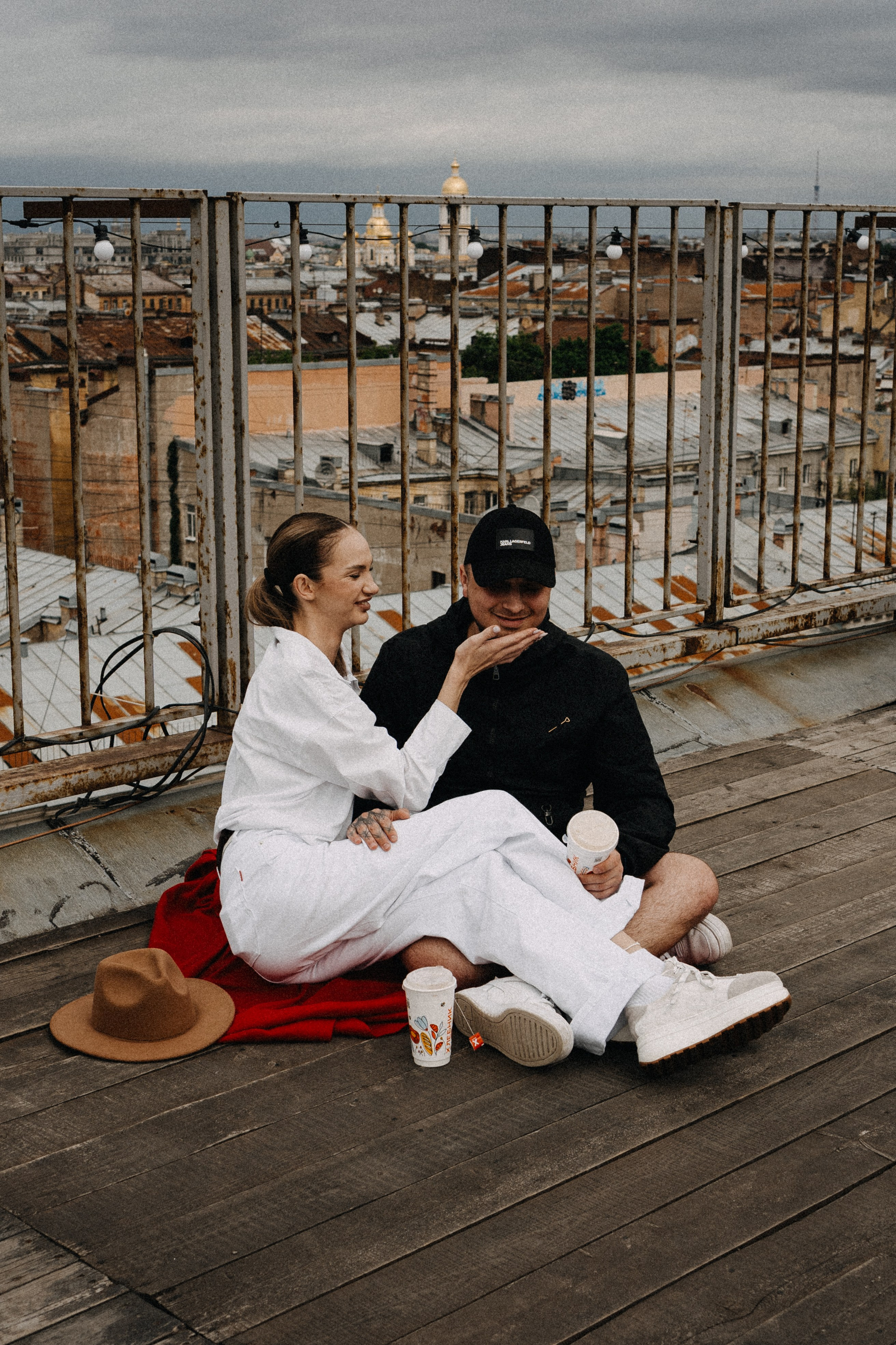 МЫ ГУЛЯЛИ ПРО КРЫШАМ ПИТЕРА. Профессиональный фотограф, Санкт-Петербург — Виктория Богомолова