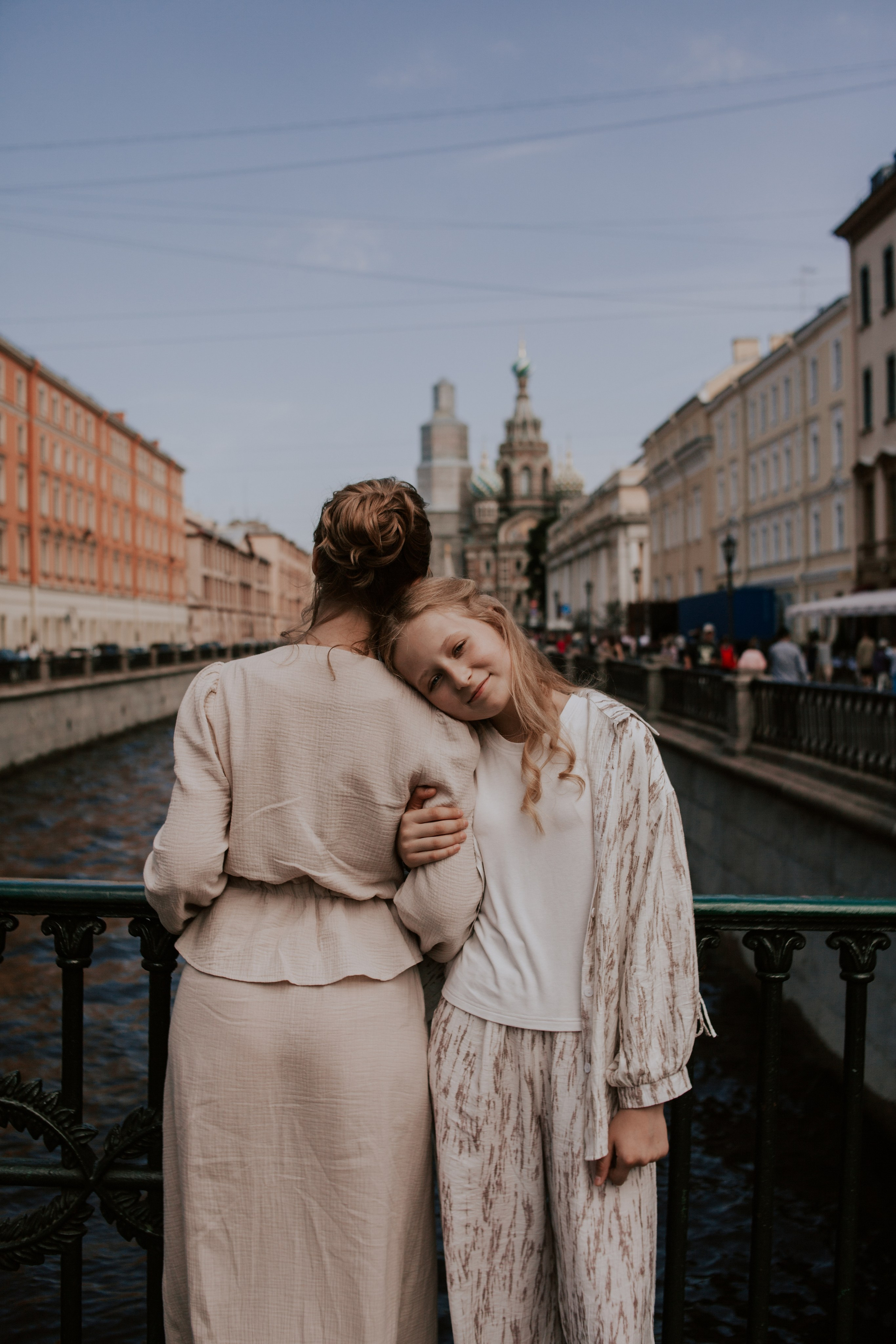 Марина и Милана, прогулка по Петербургу. Семейный фотограф во Всеволожске и Санкт-Петербурге Юлия Капустина
