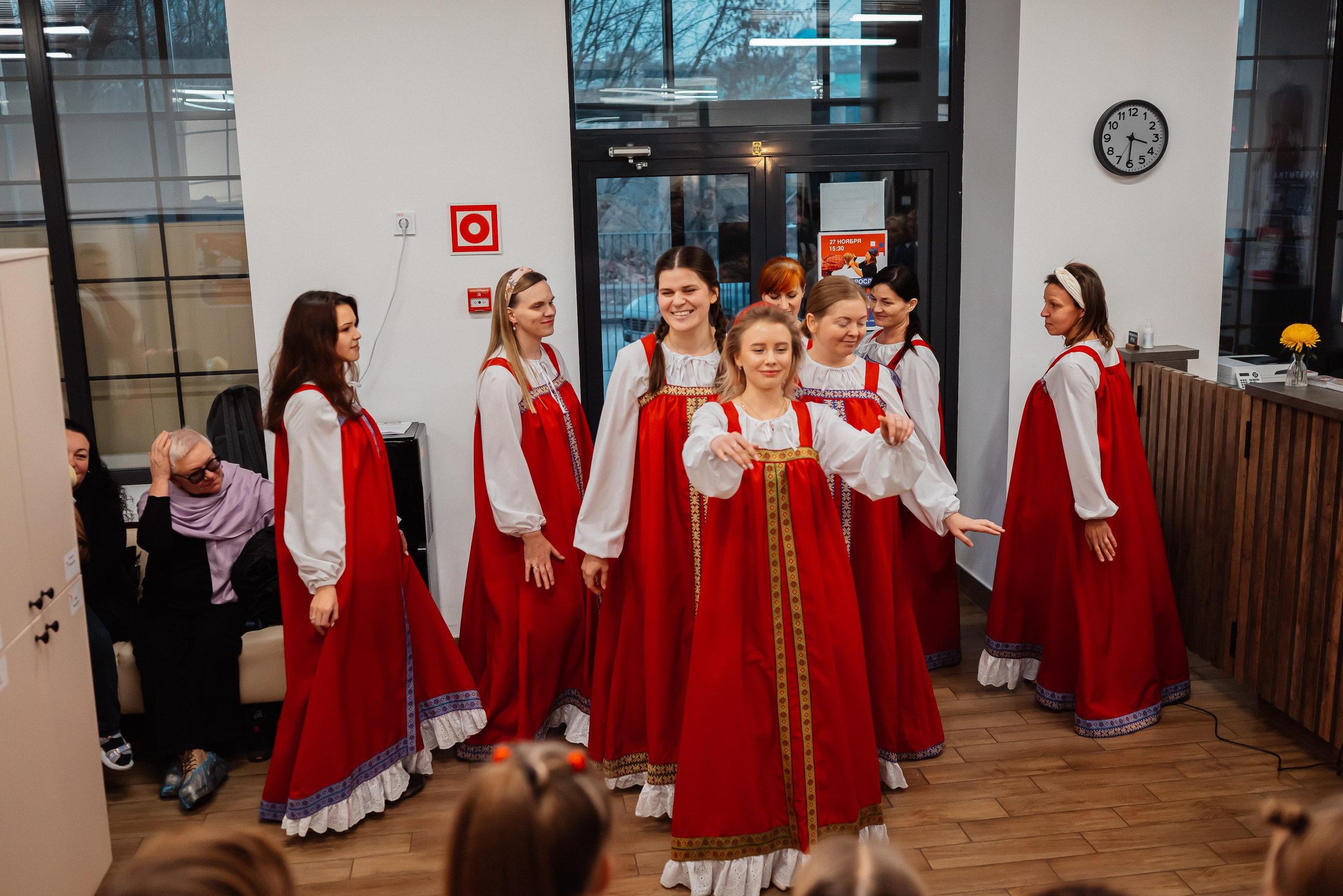 Ярмарка ко дню матери в частной школе К. М. Тенишевой. Фотограф Исламова Лилия, Смоленск