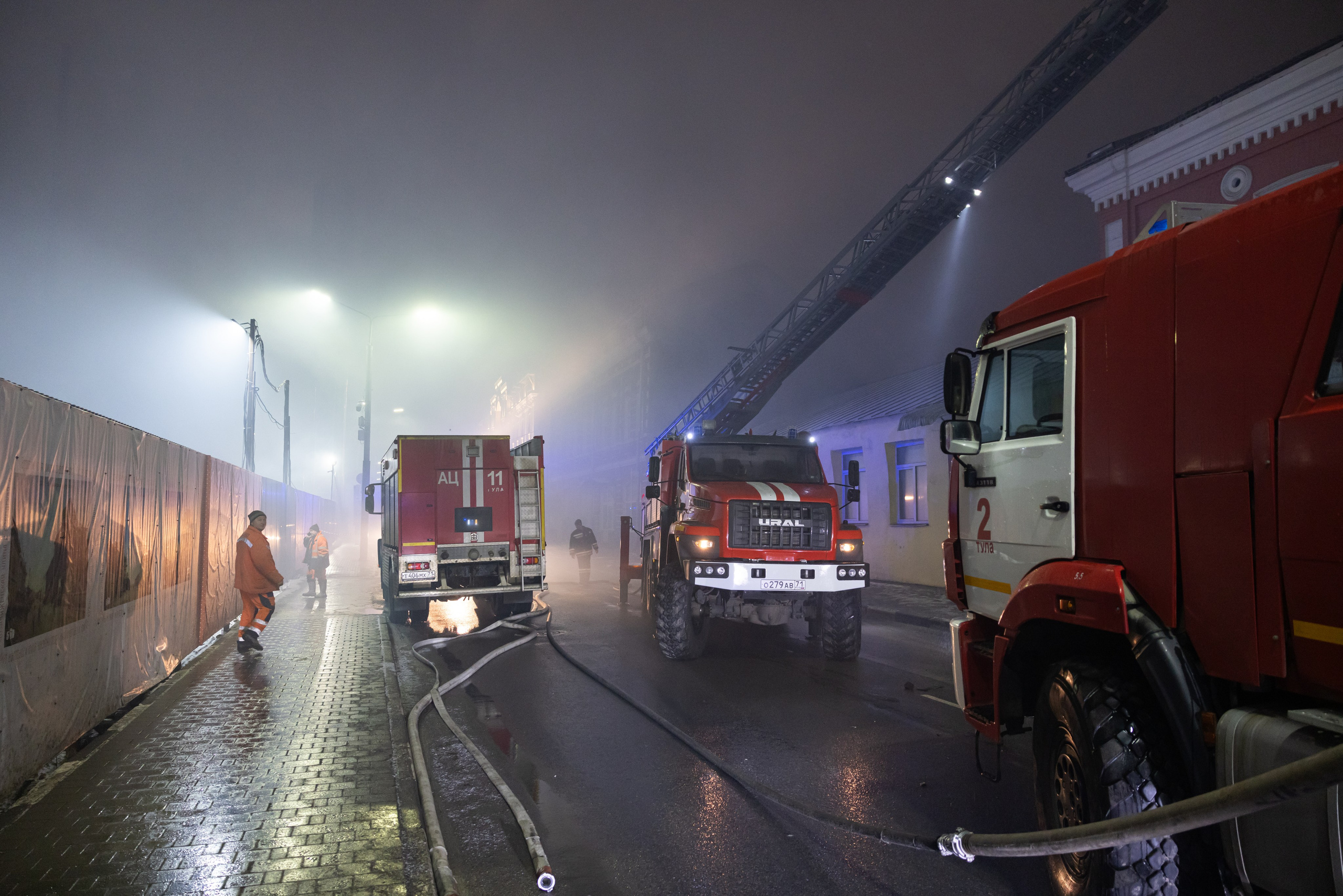 Пожар на ул. Советская 15 (13 января 2025). Репортажный фотограф Алексей Пирязев