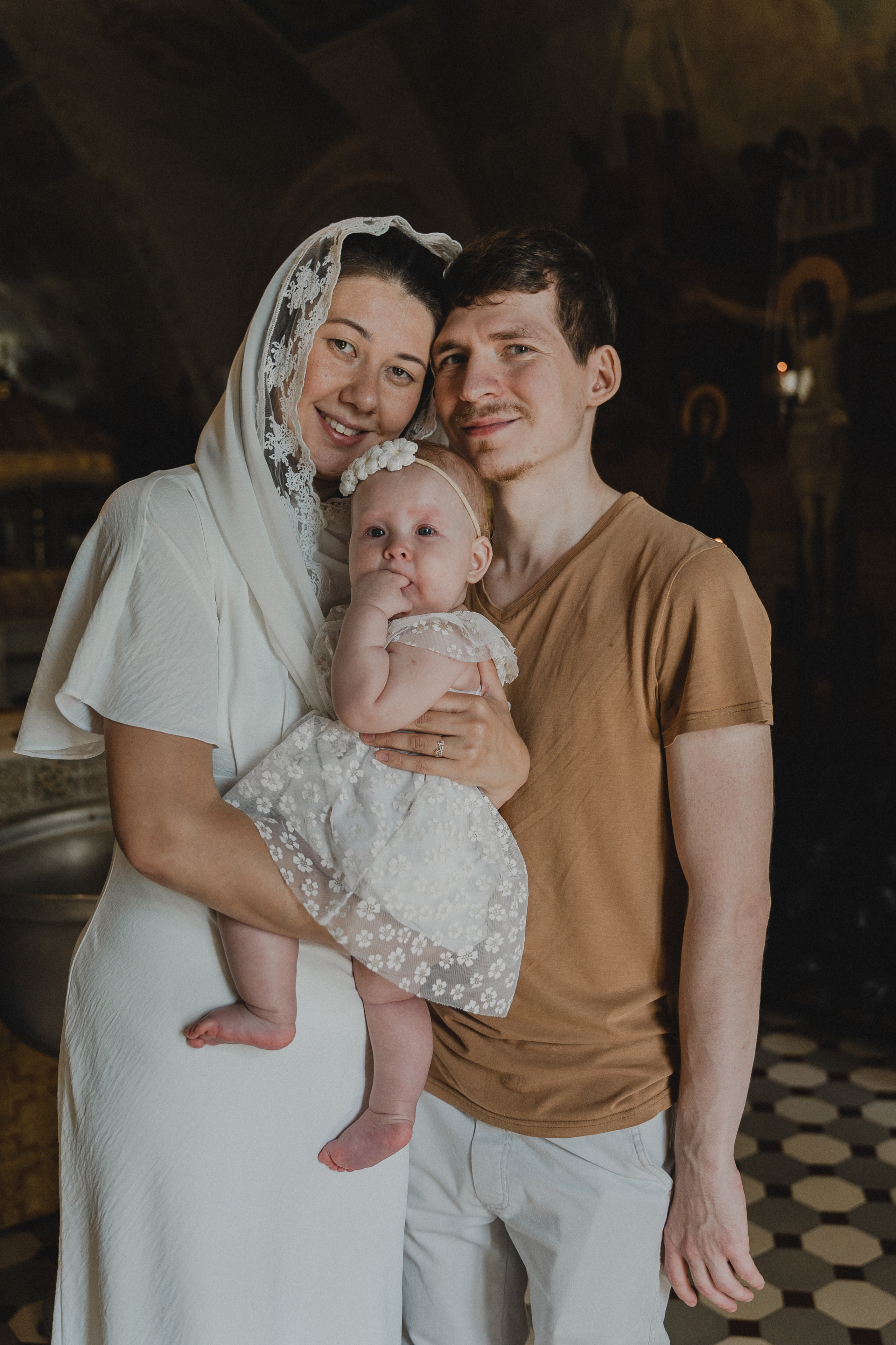 фотосессия крещения, фотограф таинства крещения Москва, ребенок с мамой крещение, фотограф на крещение Королев,  фотограф на таинство Крещения Мытищи, фотограф крещения Мытищи