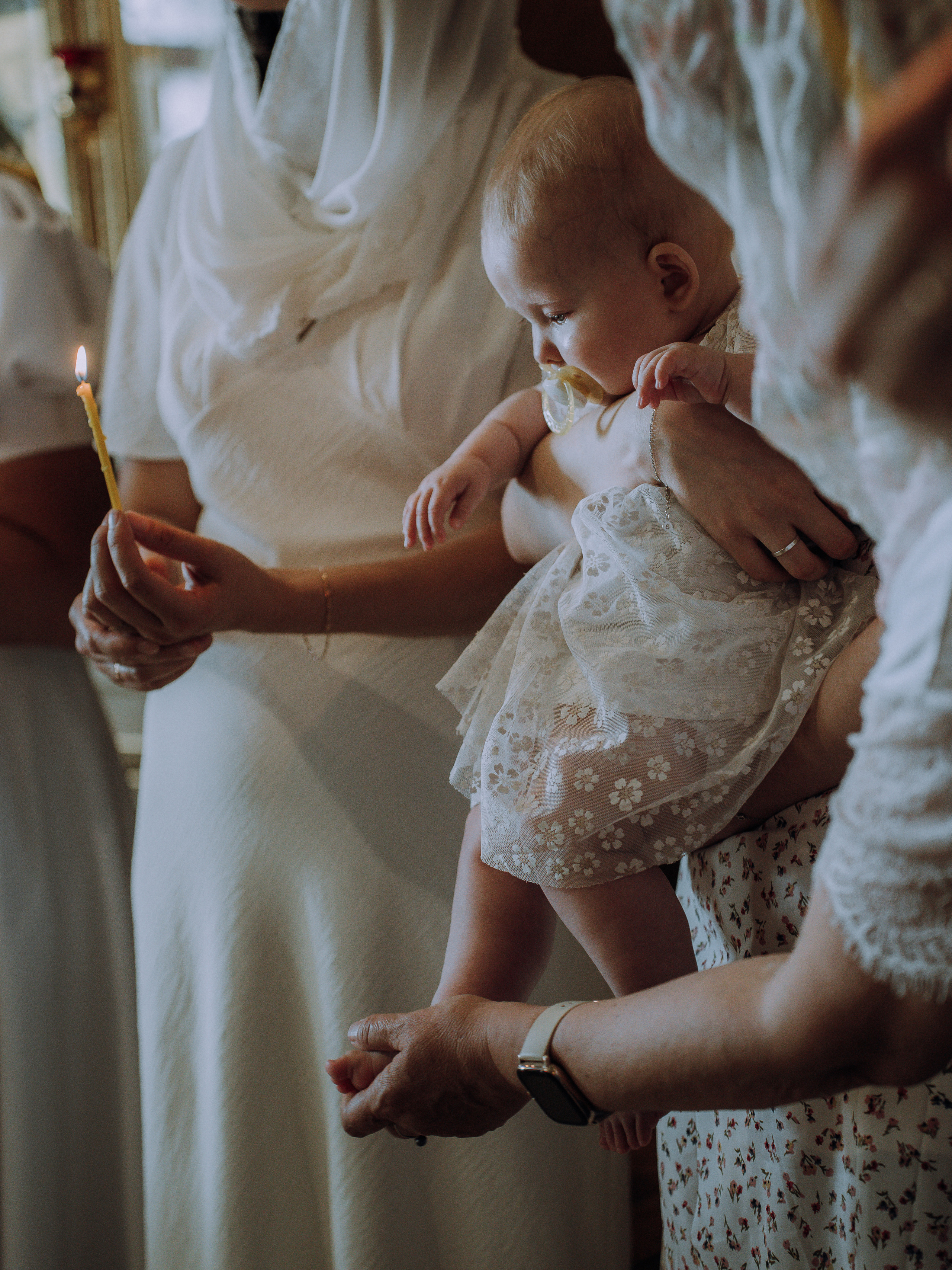 фотосессия крещения, фотограф таинства крещения Москва, ребенок с мамой крещение, фотограф на крещение Королев,  фотограф на таинство Крещения Мытищи, фотограф крещения Мытищи