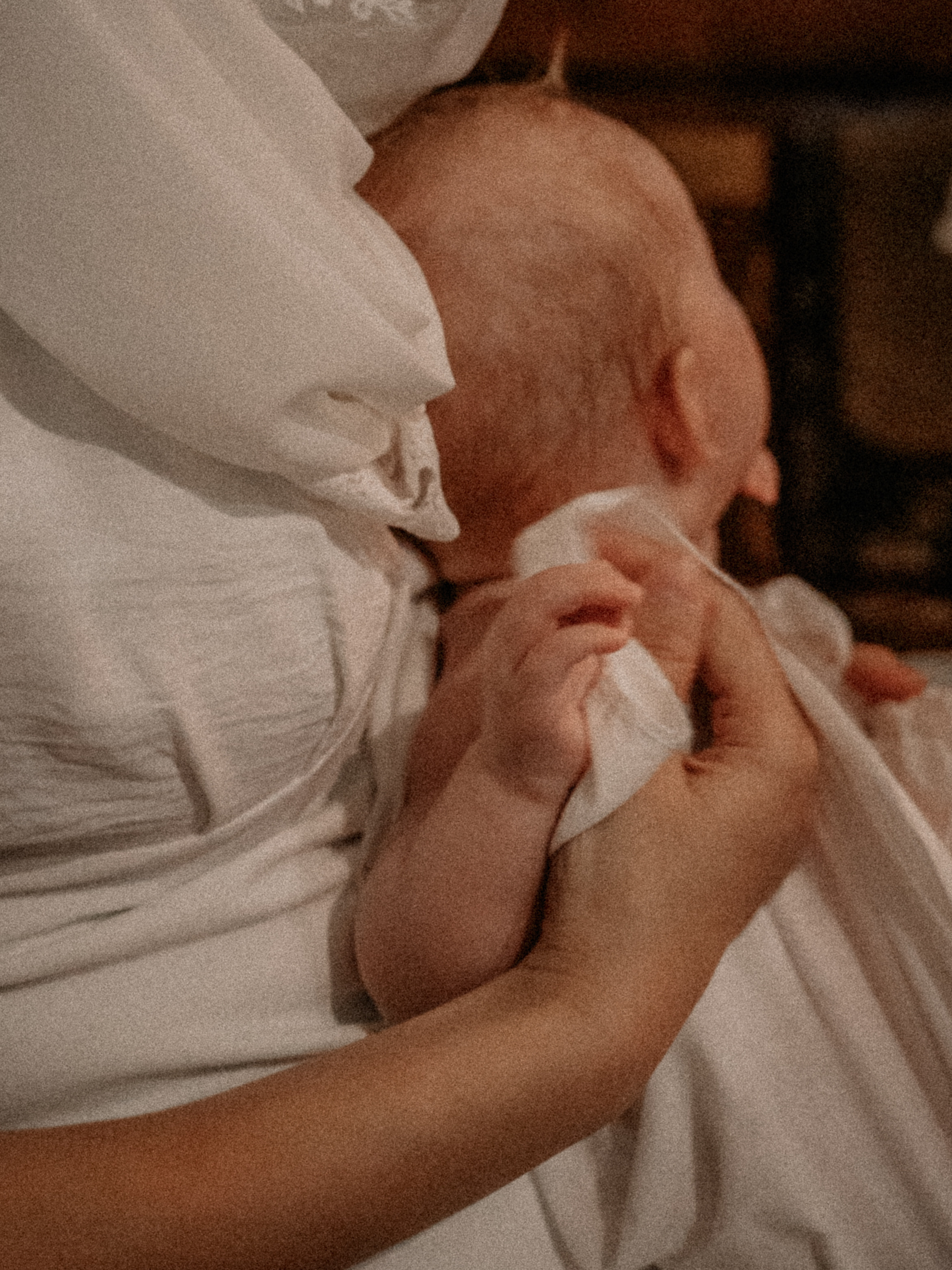 фотосессия крещения, фотограф таинства крещения Москва, ребенок с мамой крещение, фотограф на крещение Королев,  фотограф на таинство Крещения Мытищи, фотограф крещения Мытищи