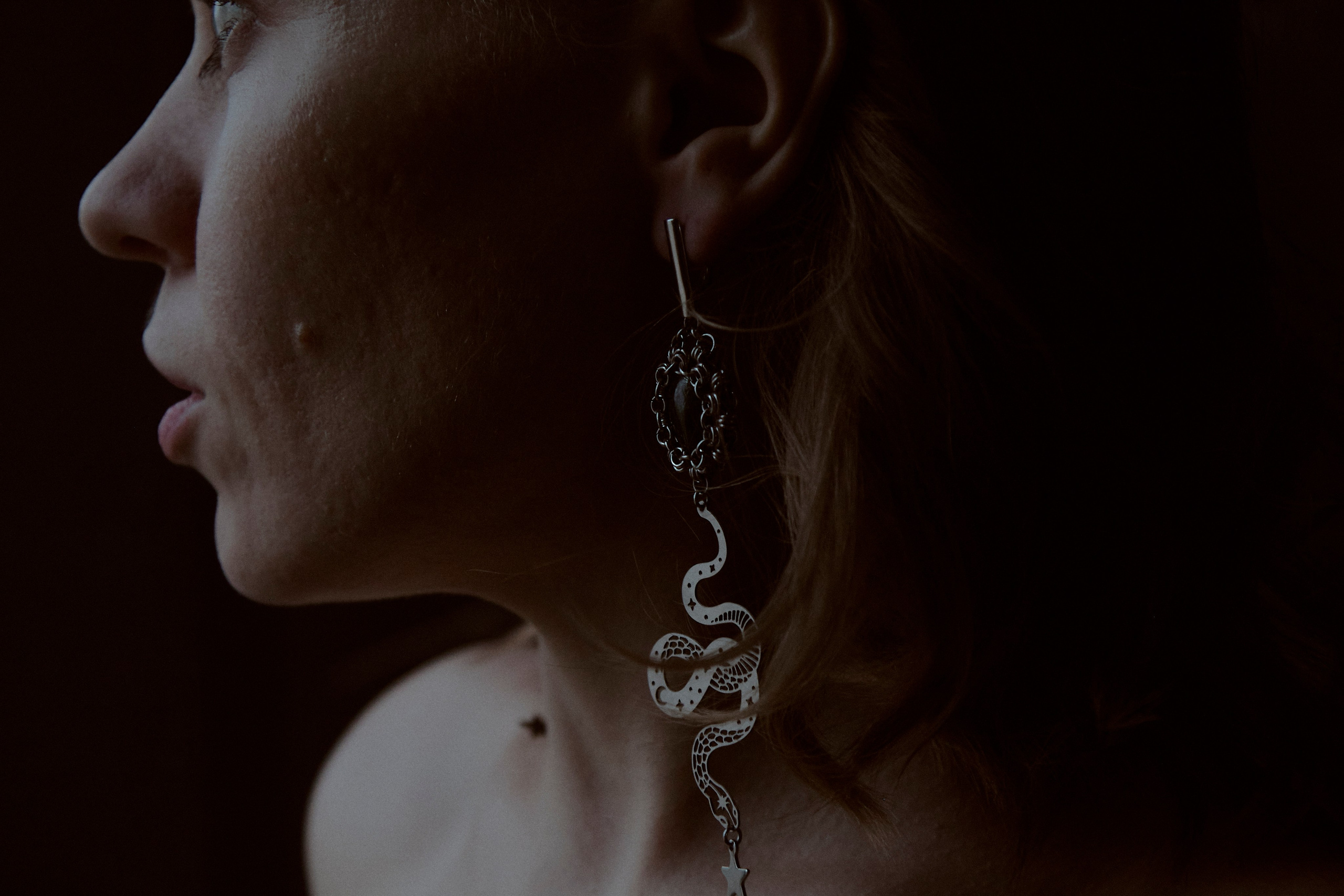 Тень. Фотограф лавстори Москва/МО Приятелева Ангелина