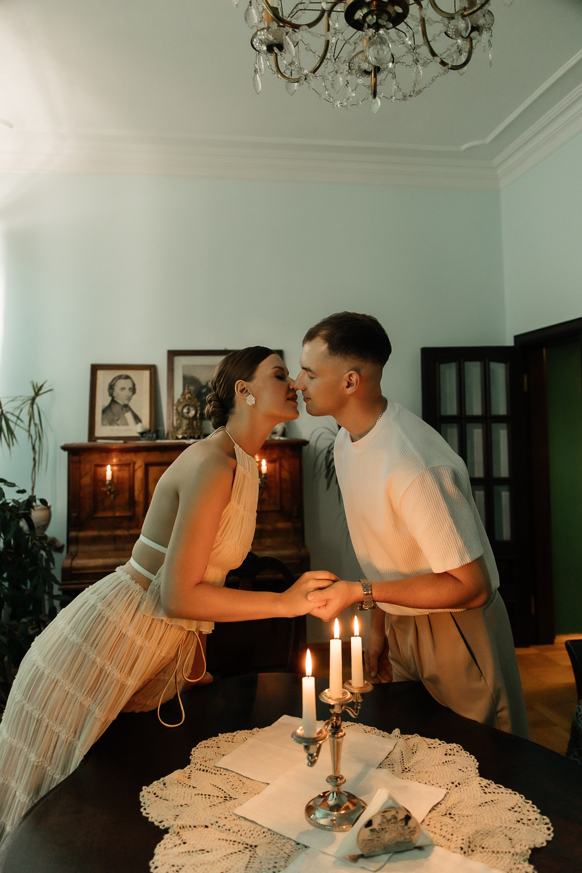 Свадьба в ретро-квартире. Свадебный и семейный фотограф Виолетта Сидельникова. Краснодар, Россия, Беларусь, Европа