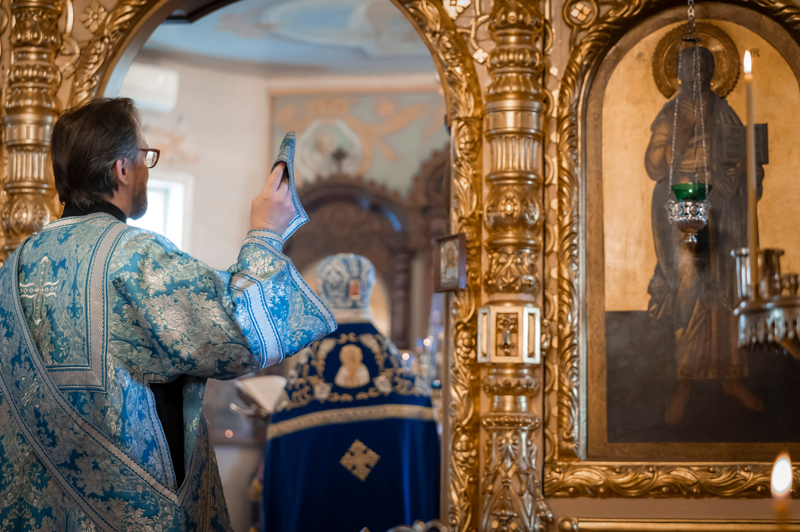 Богородский храм. Благовещение. Божественная Литургия. Антон и Татьяна Денисенко — В храме
