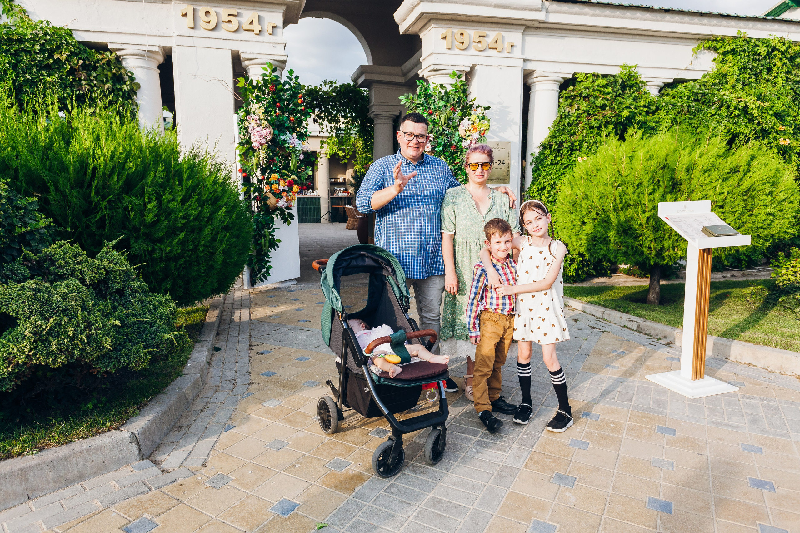 День рождение в уютном ресторане. Фотограф Денис Денисов