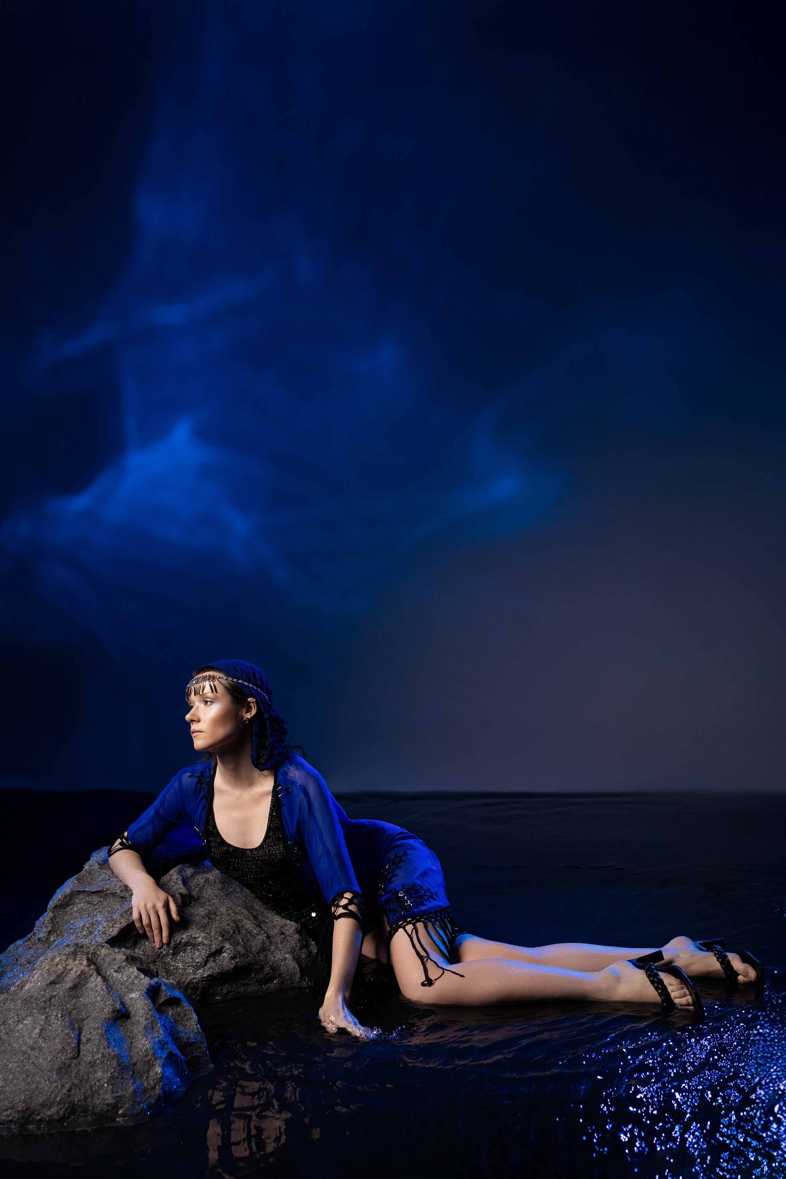 Цветной свет и фигуры. Фотограф Минск