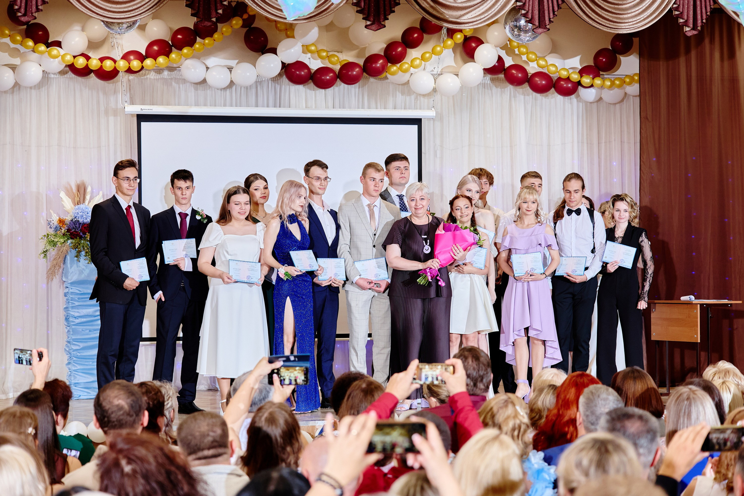 Выпускной 35 Сош. Фотограф Выпускные альбомы Таганрог Сергей Коробченко