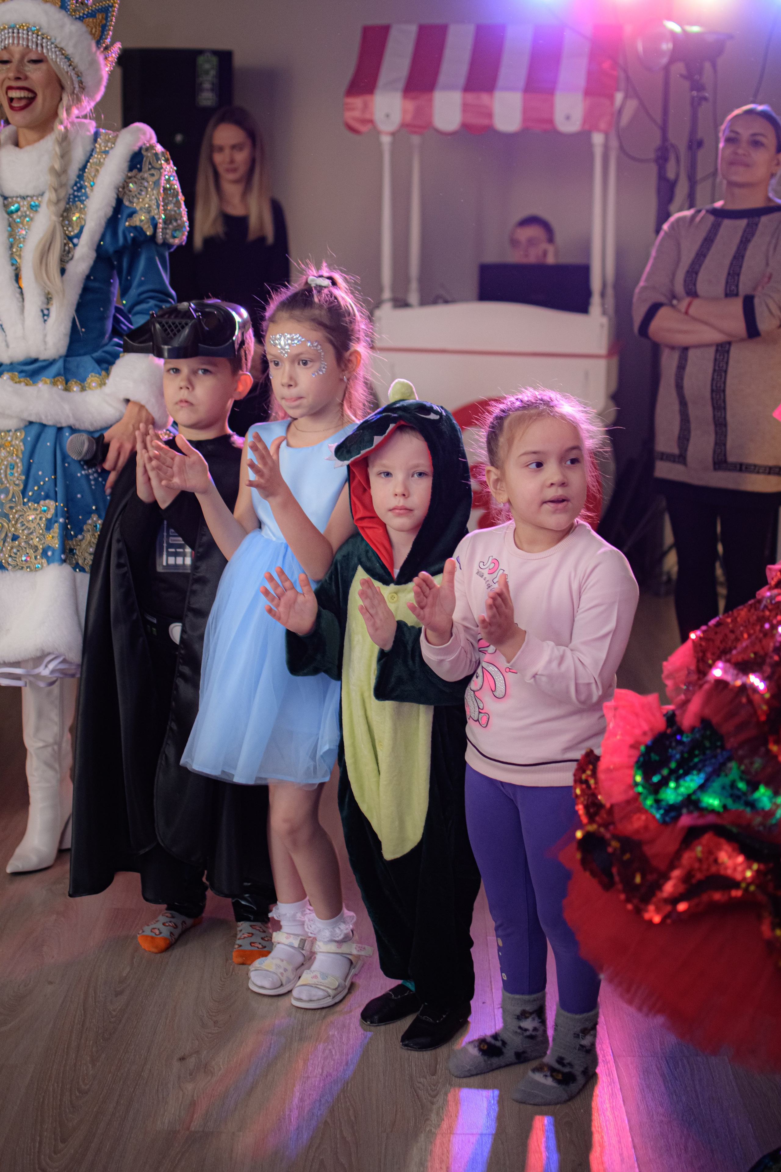 HAPPY NEW YEAR. Photokarish