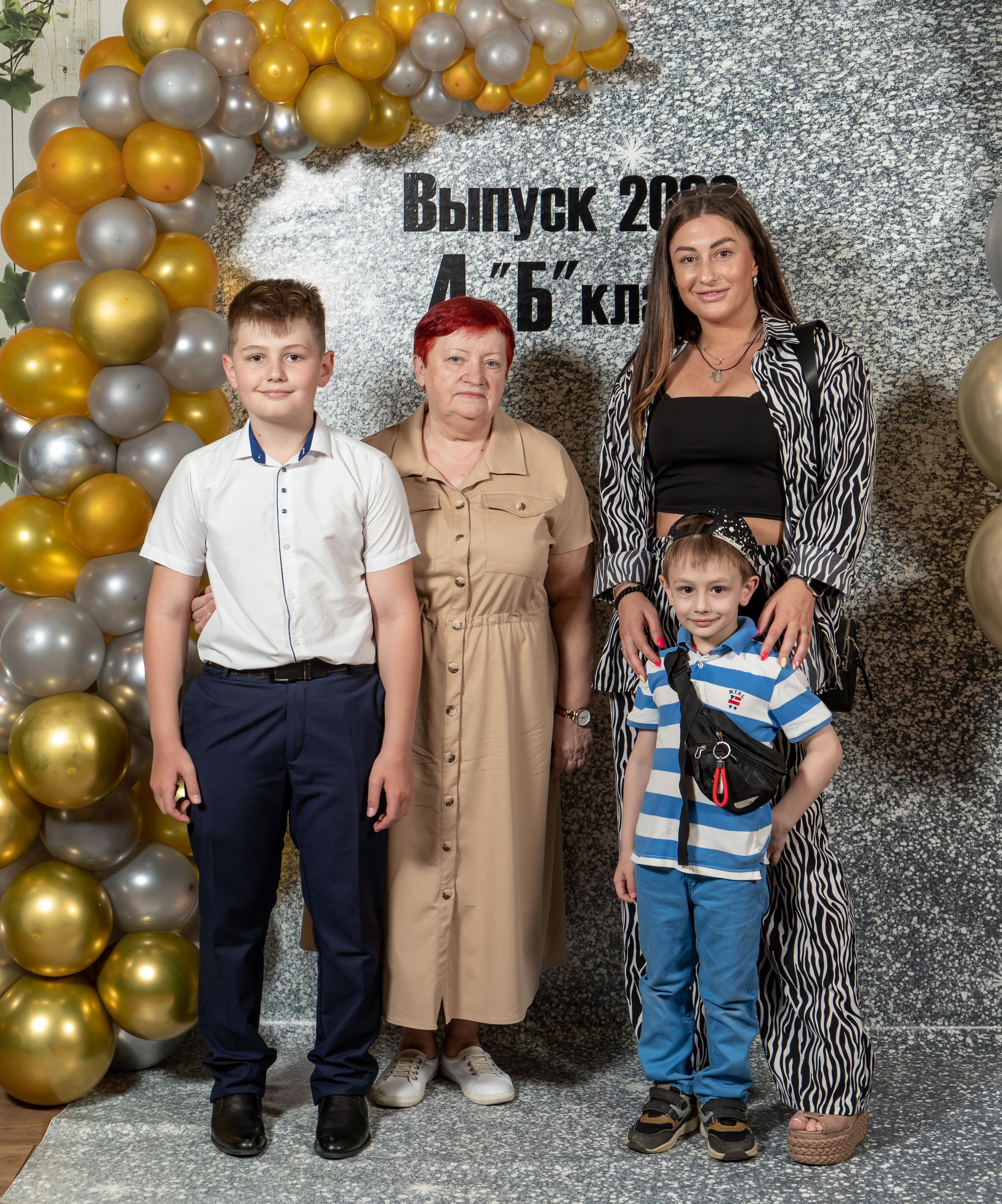 Выпуск 4Б 23 год. Семейный и свадебный фотограф в Геленджике Михаил Шматов