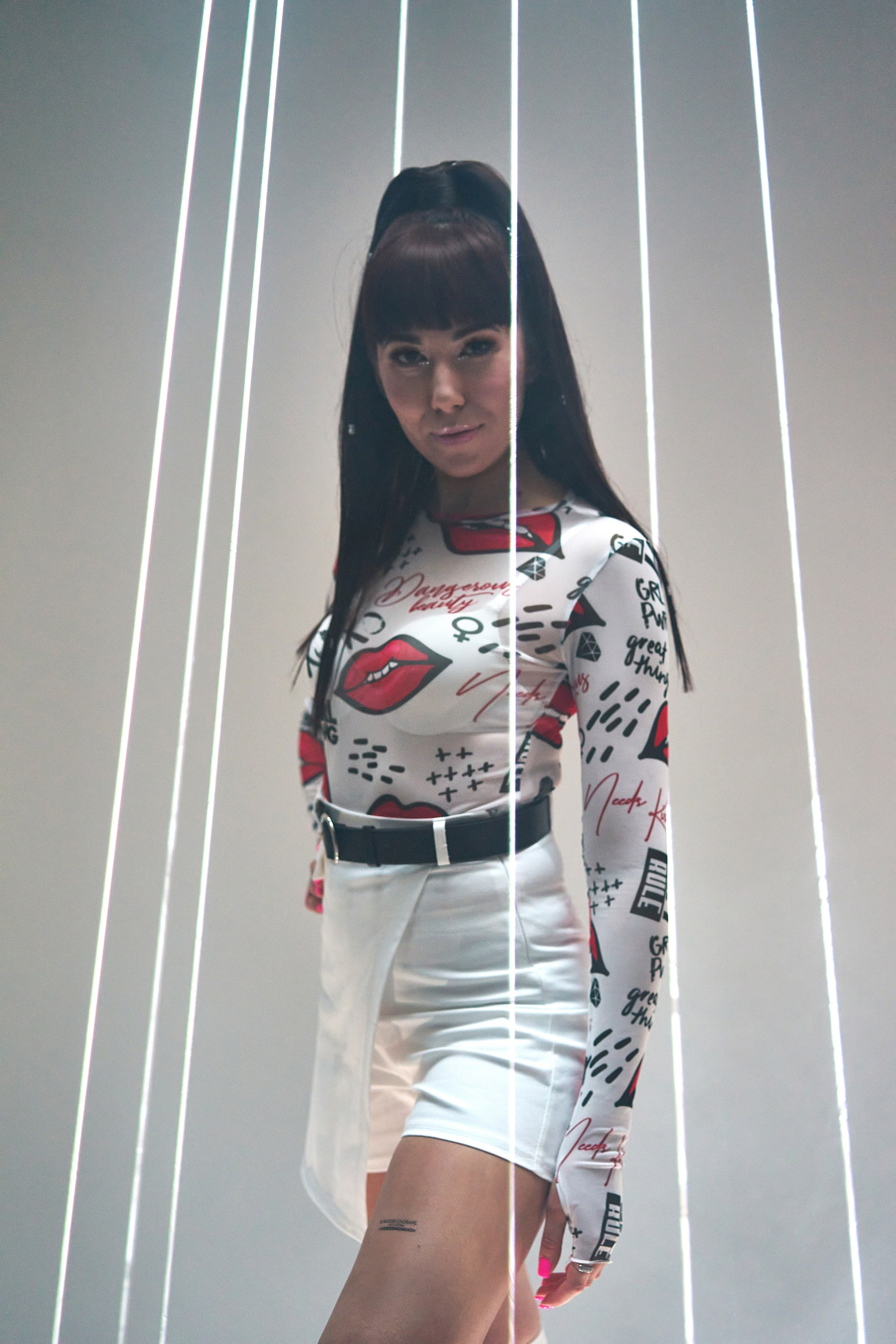 Портретная фотосессия с лазером. Фотограф Екатеринбург Кокшарова Александра