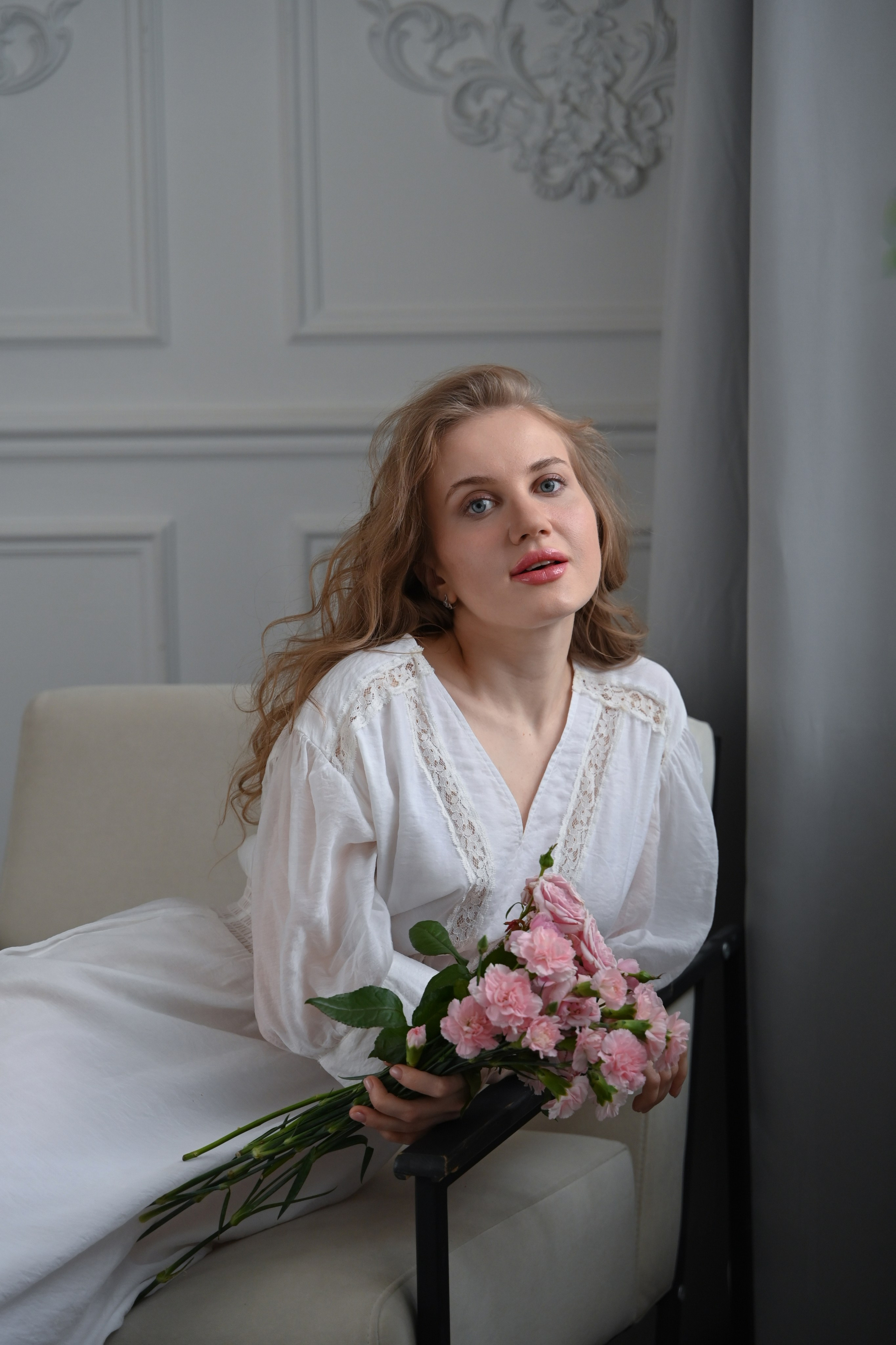 Женская фотосессия с цветами. Портретный фотограф в Москве Казьмина Олеся