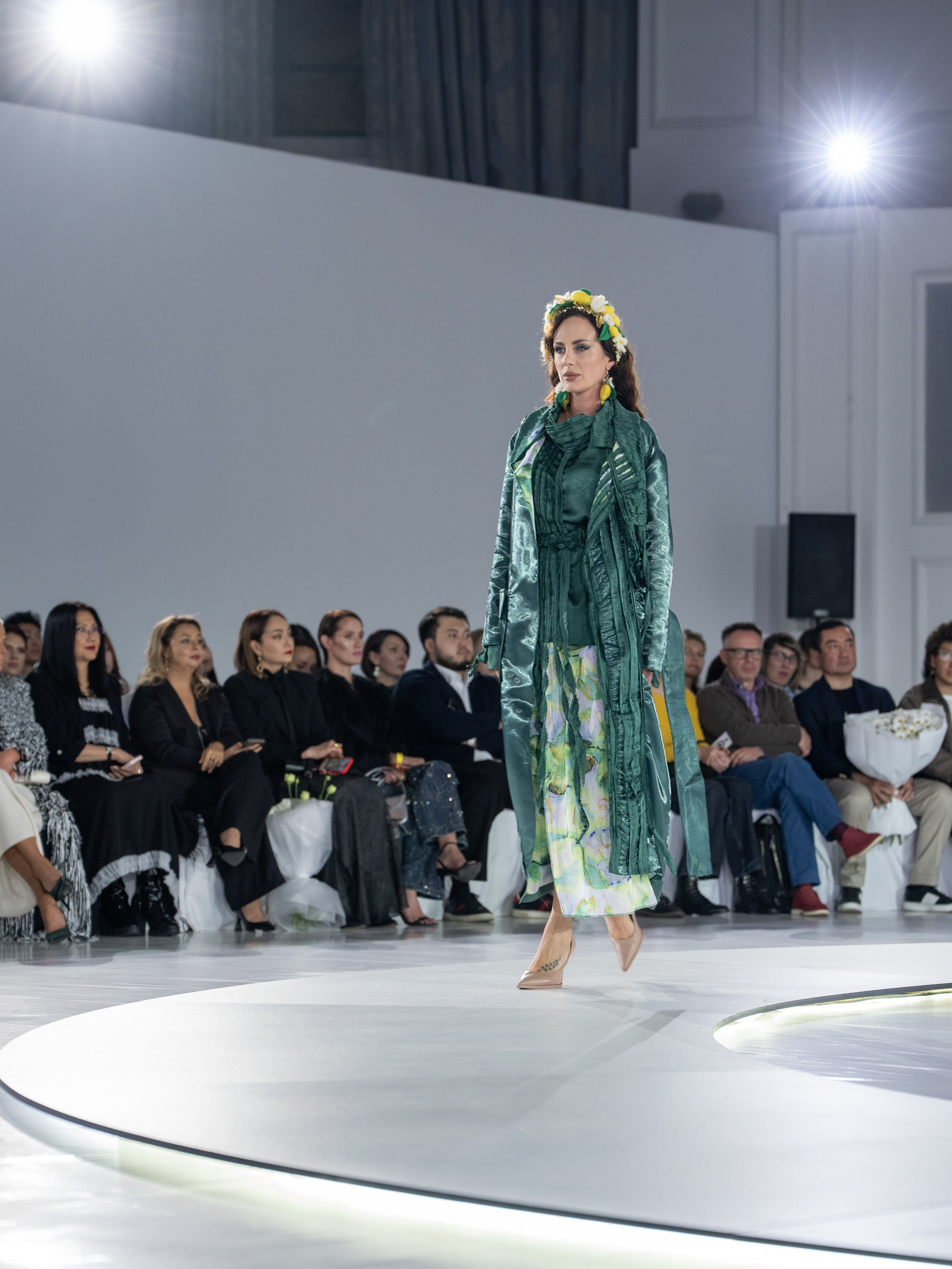 Дизайнер Kharchi. Сайт Алматинского НЮ АРТ, будуар и фэшн фотографа Дениса Карпенко