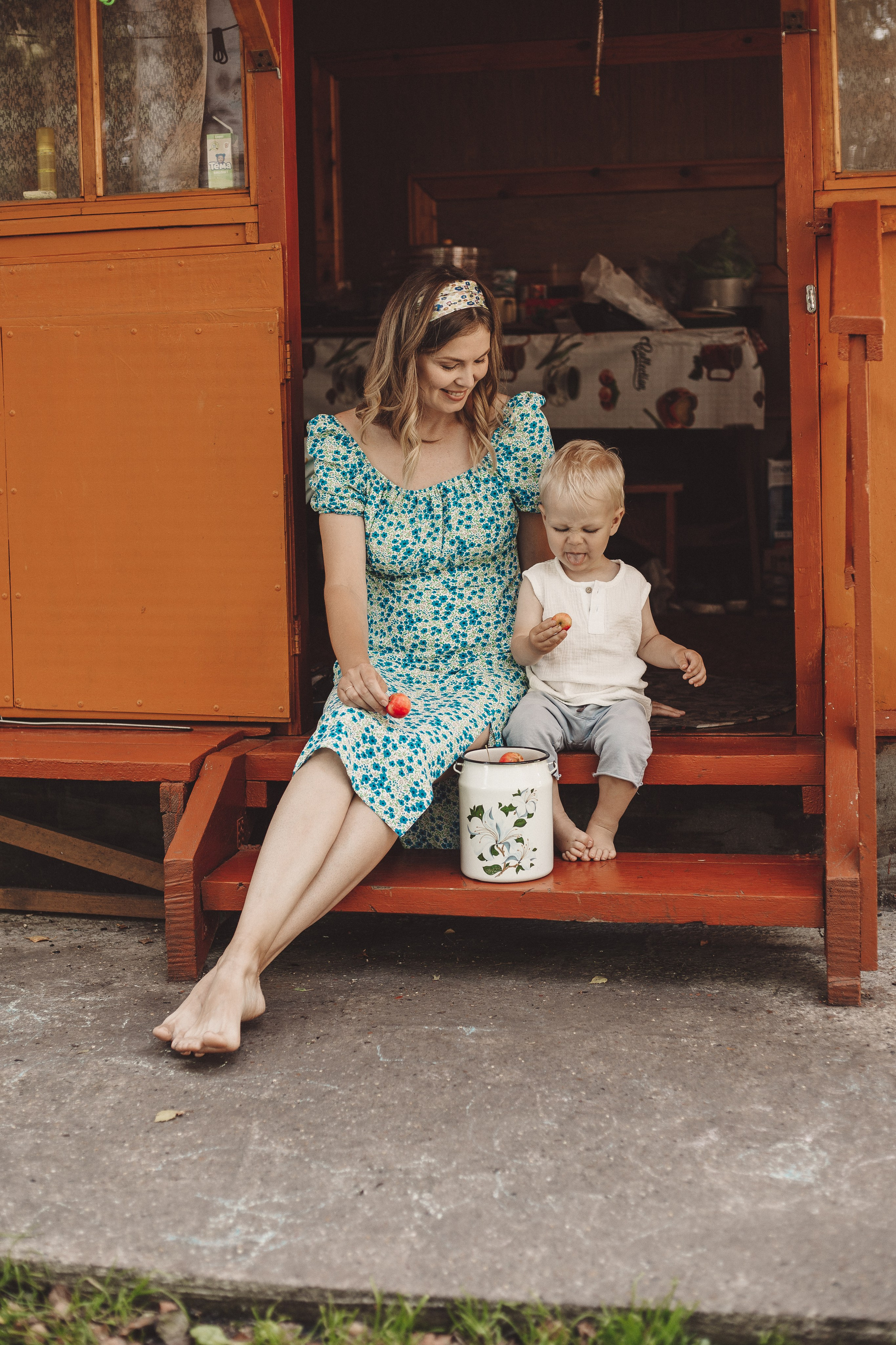 Семейная фотосессия - Люба и Платон: дачное детство. Семейный и женский фотограф Кемерово Мария Степ