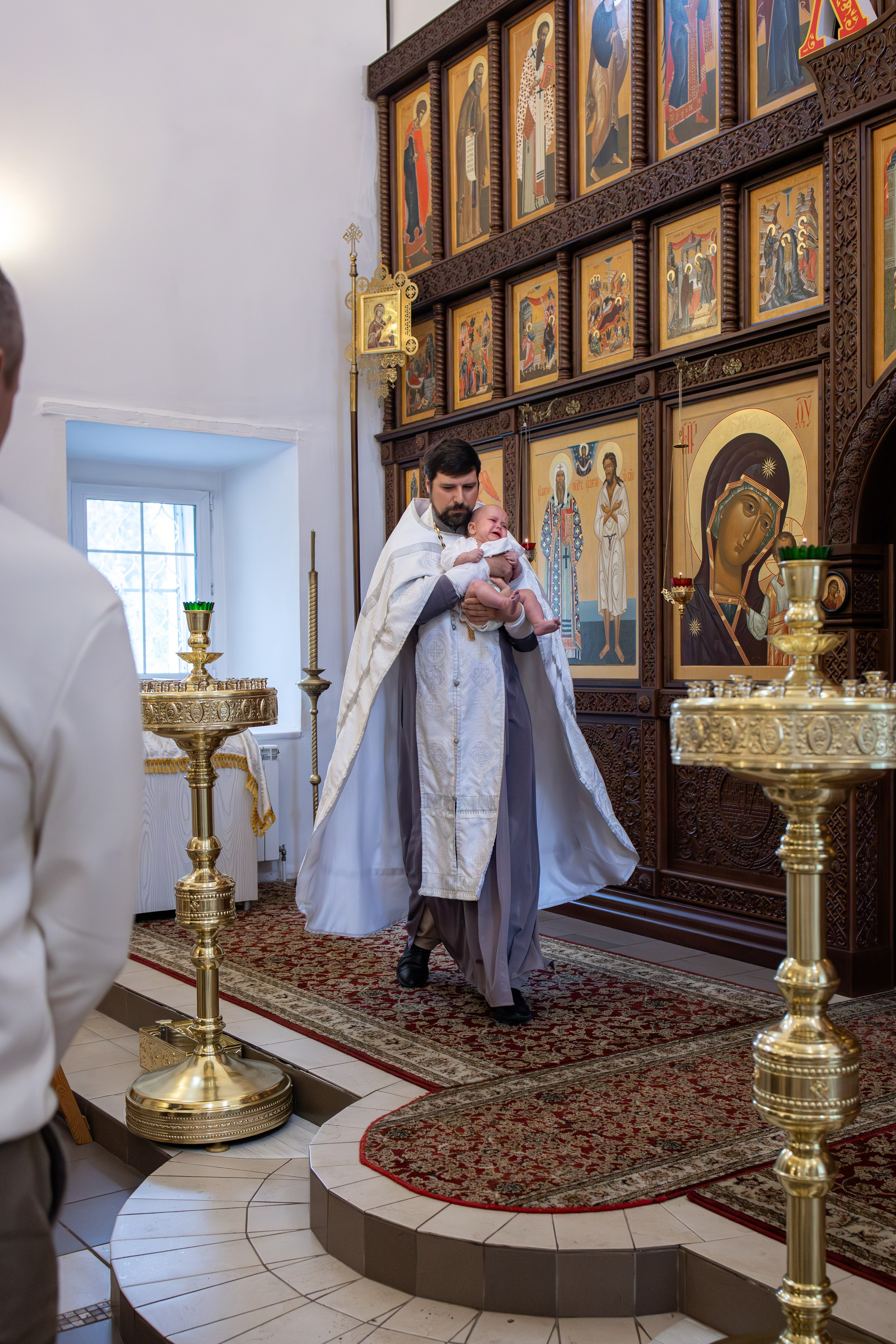 Таинство Крещения малышей в в храме Воскресения Христова, с. Трубино (Калужская обл.). Надежда Стар семейный и церковный фотограф в Жукове и Калужской области
