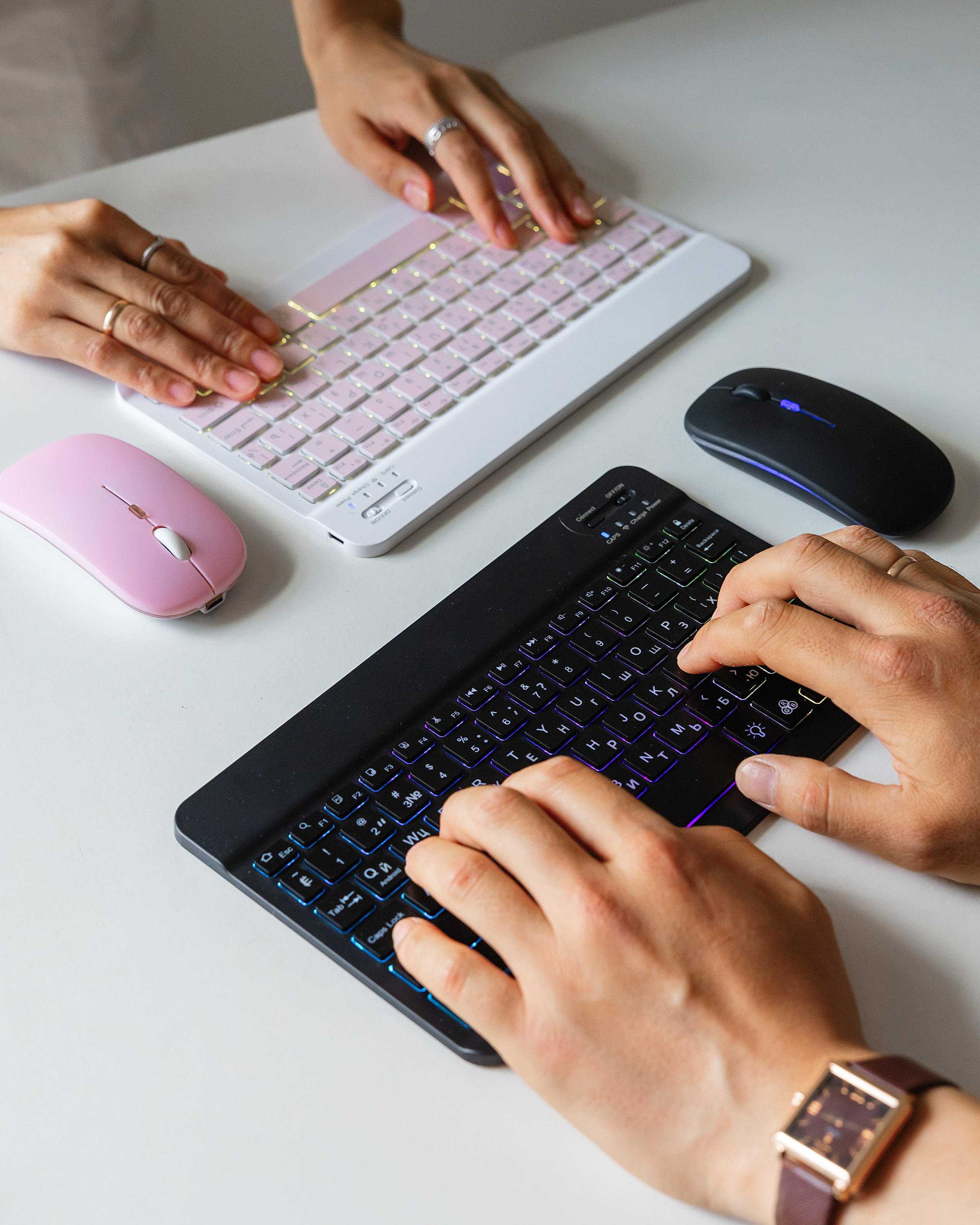 WB: Клавиатуры и чехлы. Фотограф и видеограф в Улан-Удэ: Аюна Габагуева и Артём Шаханов