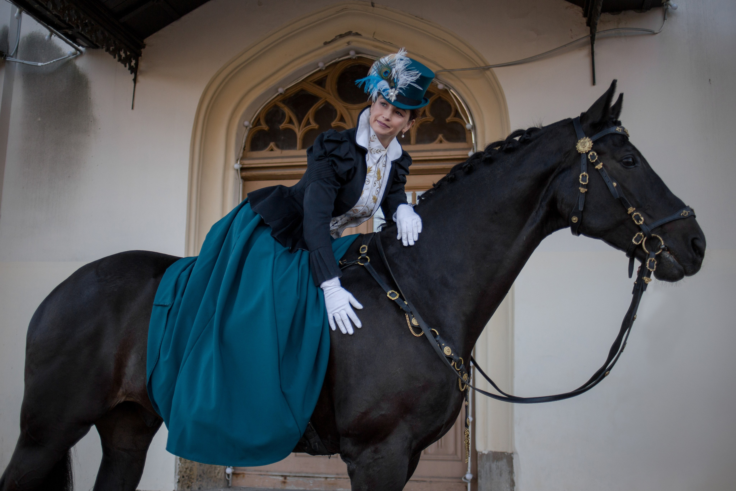 Фотосессия с лошадью в историческом стиле