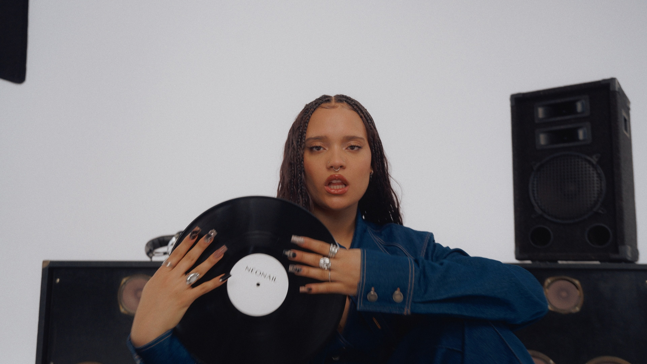 NEONAIL x SARA JAMES. Колорист Кирилл Сокуренко