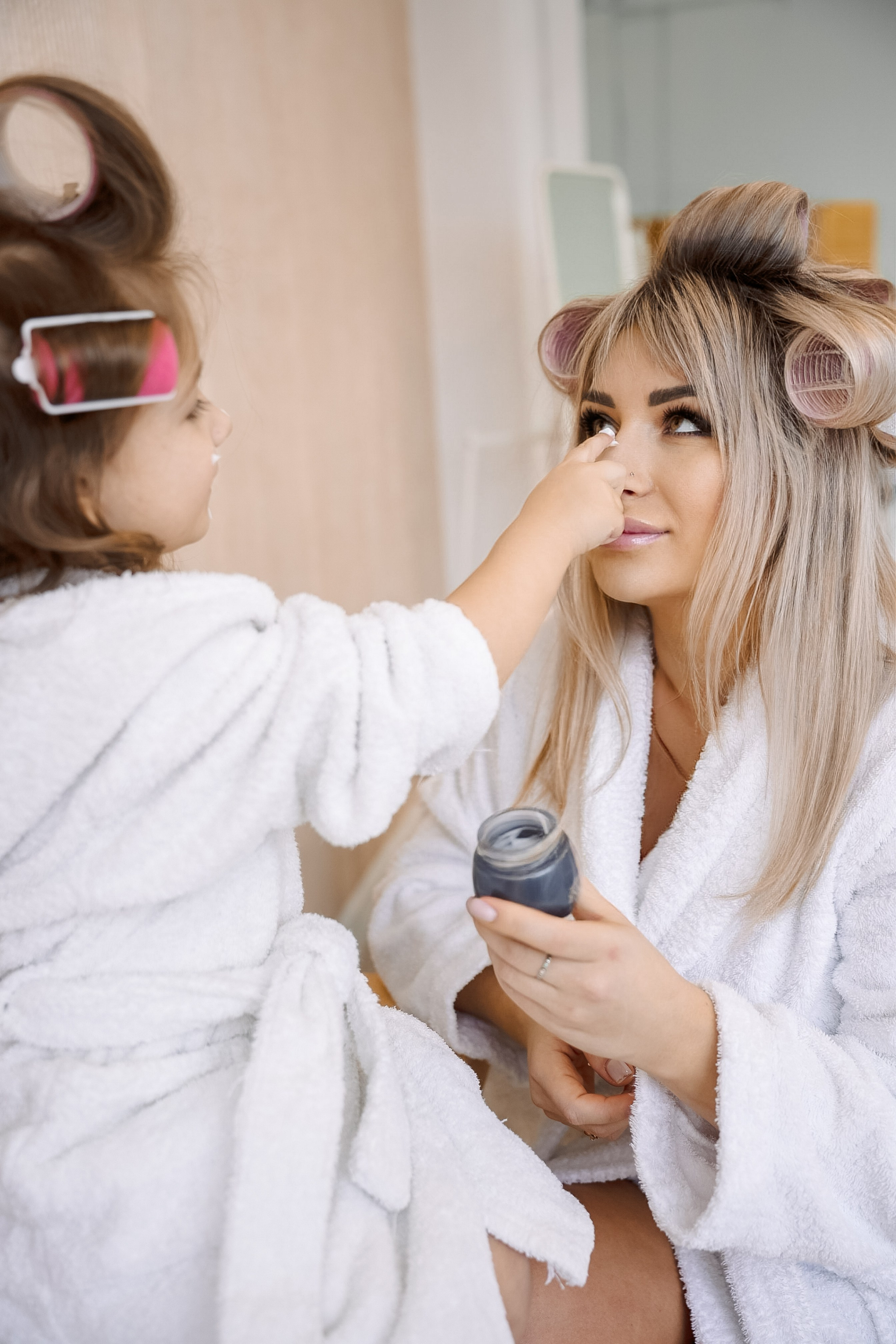 Мама с дочкой. Главная