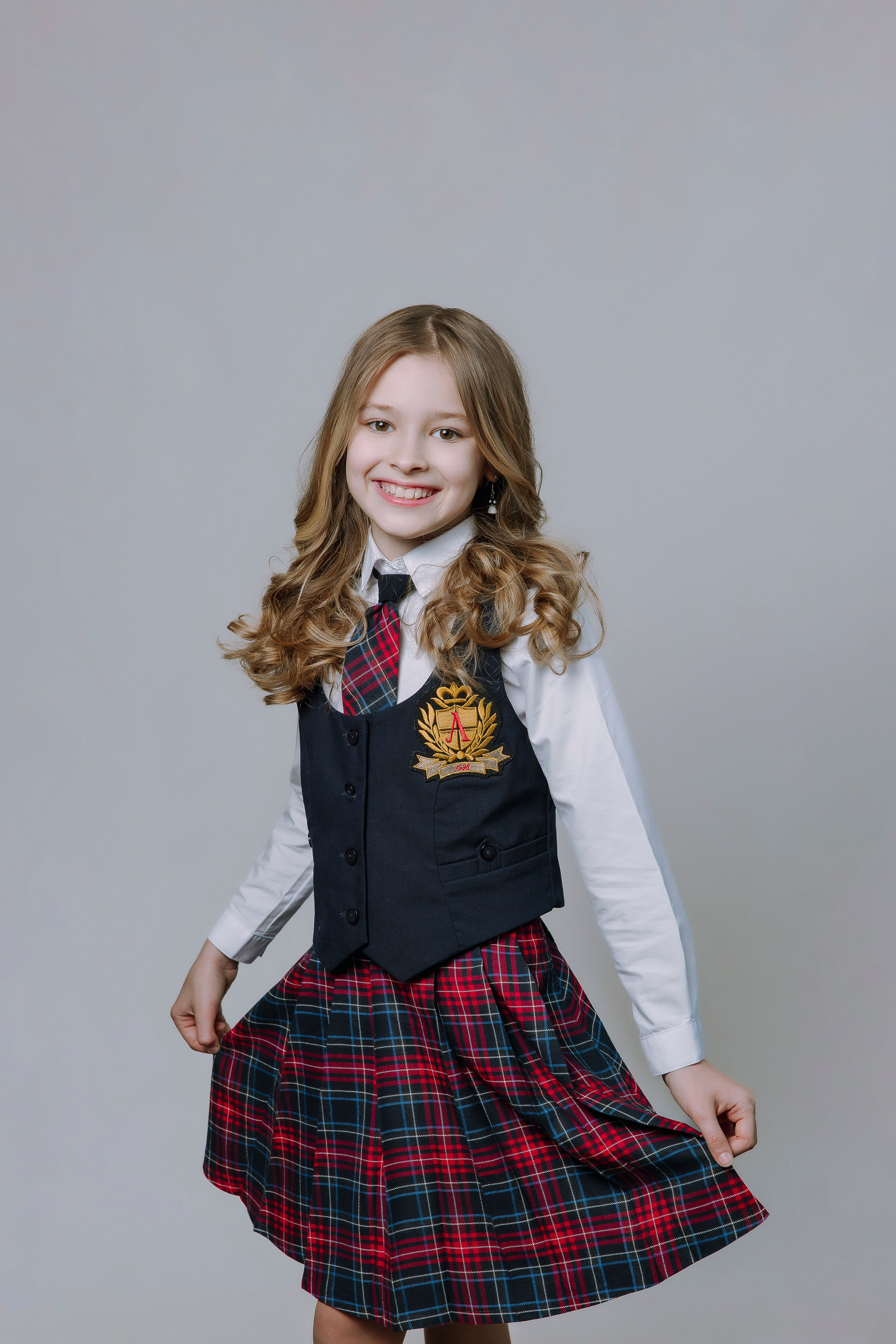 Портрет на светлом фоне- начальная школа. Выпускные альбомы Натальи Бутко: Новороссийск, Анапа, Геленджик