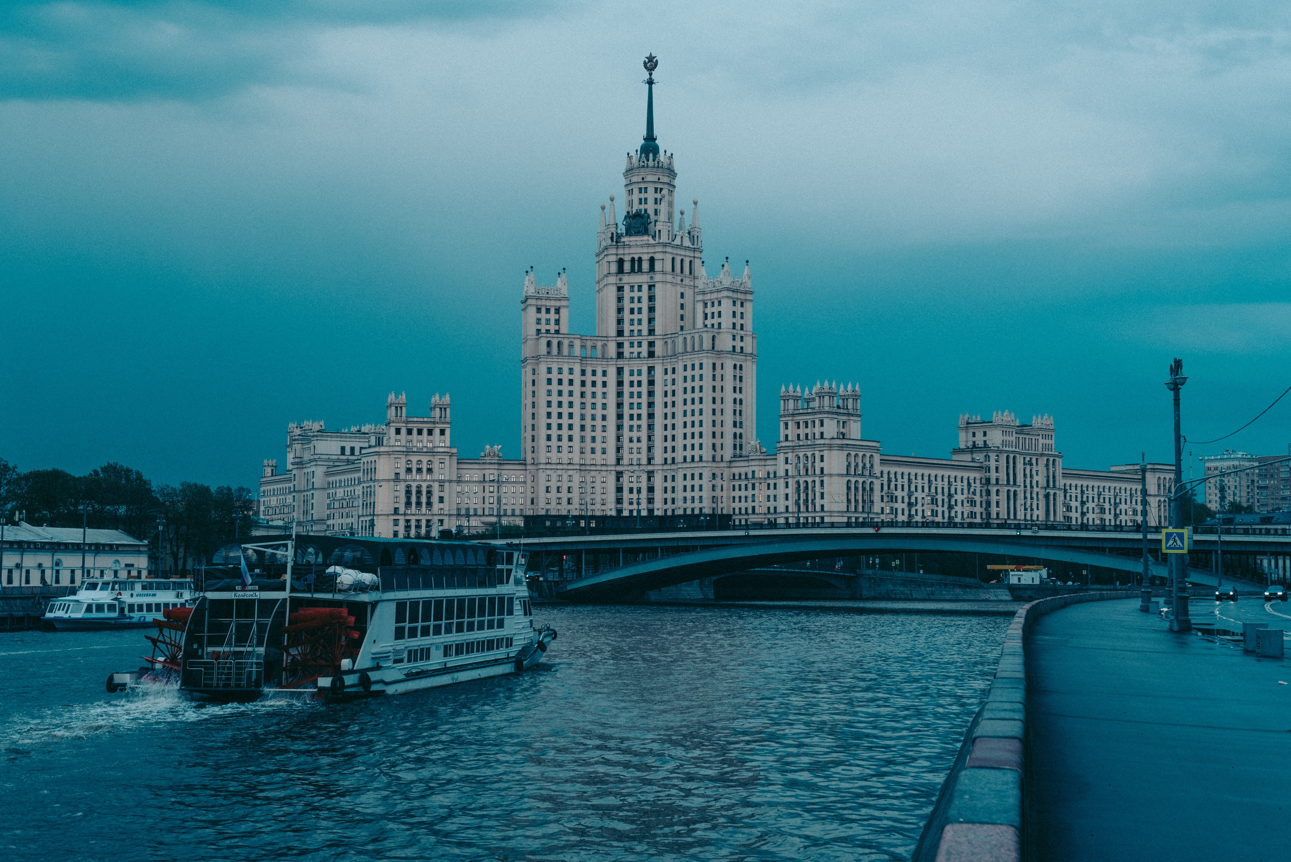 Москва в кадре: взгляд рекламного фотографа из Гуанчжоу. Коммерческий и предметный фотограф в Гуанчжоу Коваленко Александр