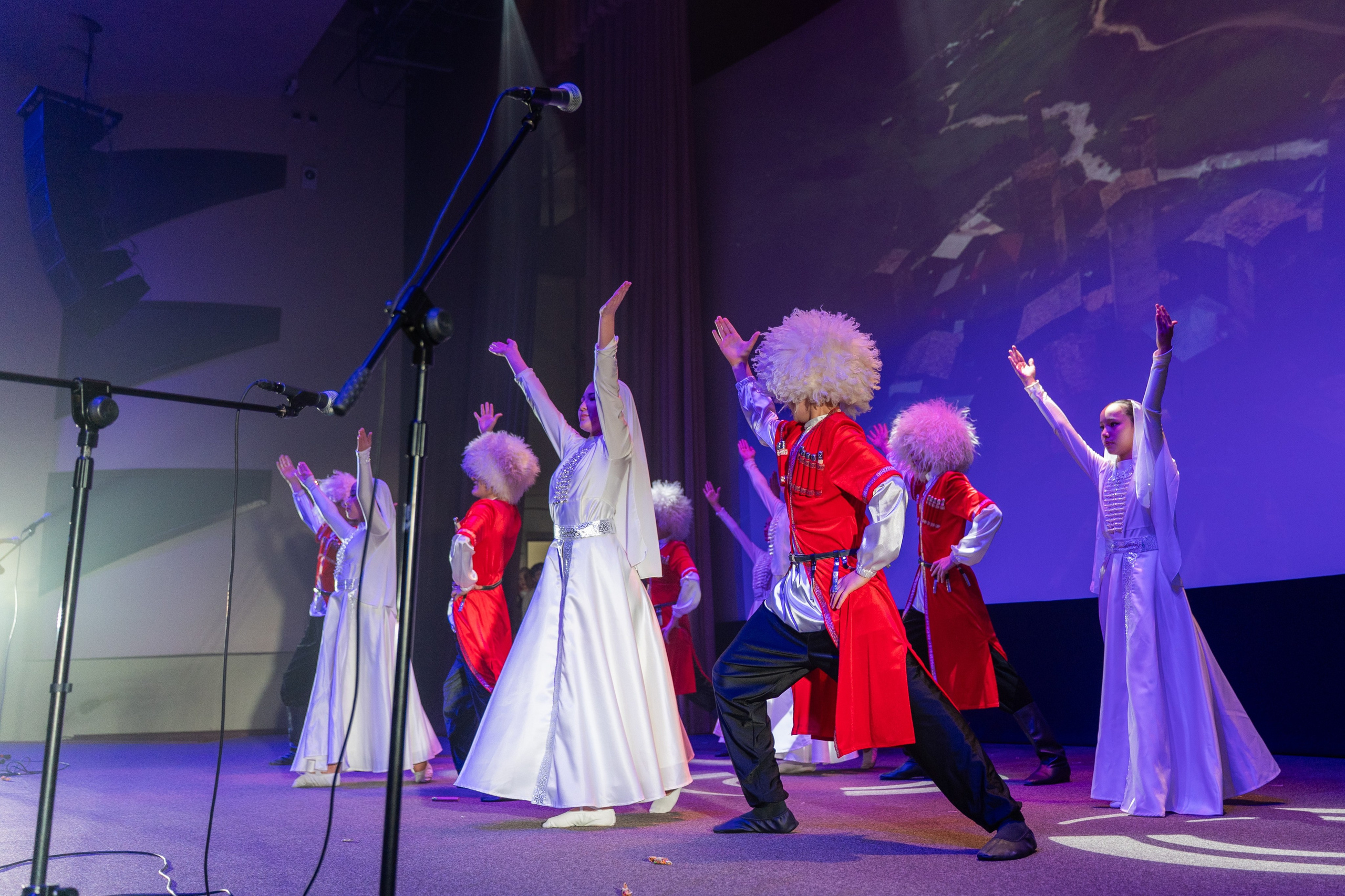 Благотворительные концерты. Свадебный и семейный фотограф в Омске — Динара Чолпонбаева