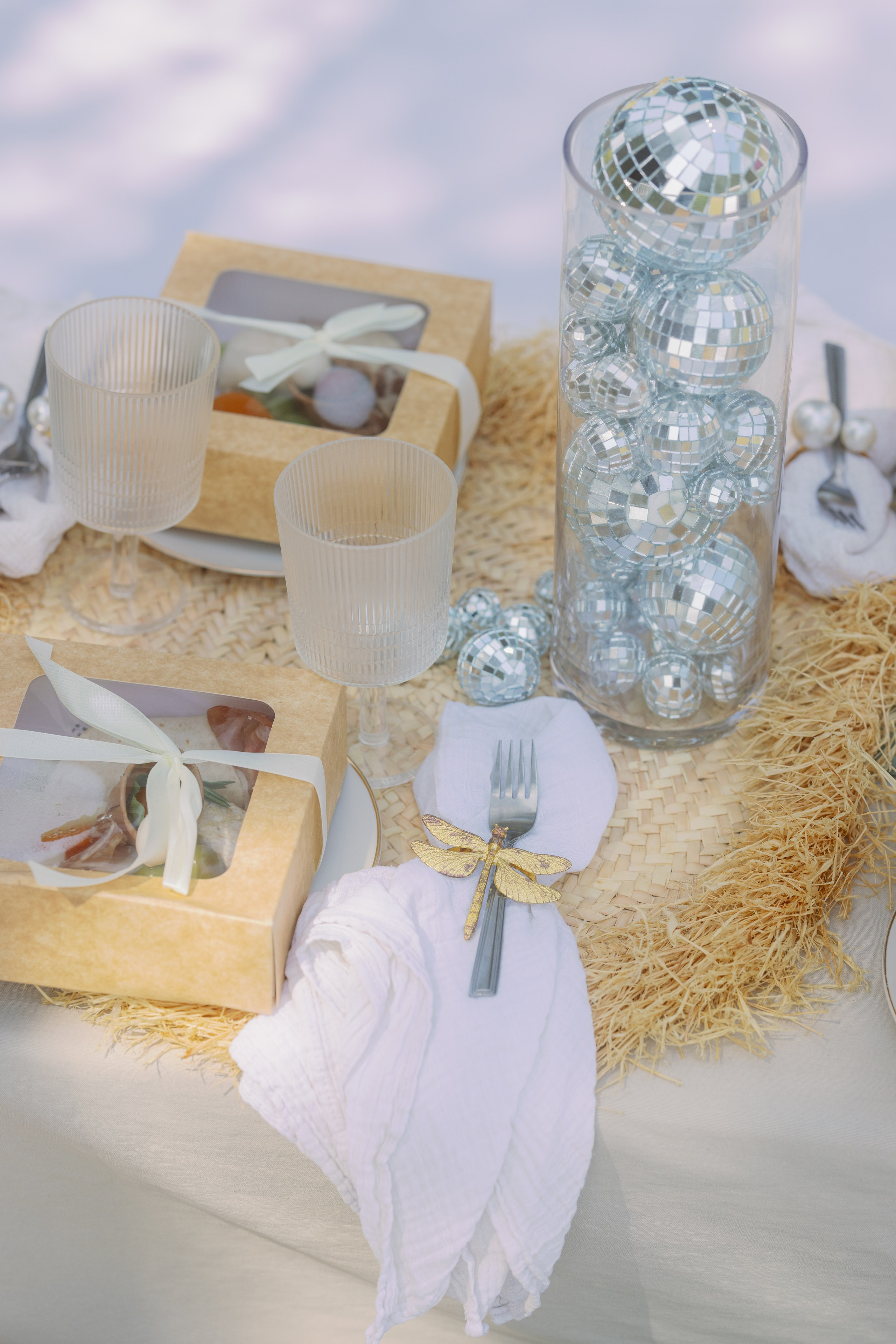 Bachelorette picnic in Barcelona. Europe Wedding Photo  — destination wedding photography across Europe and the Middle East