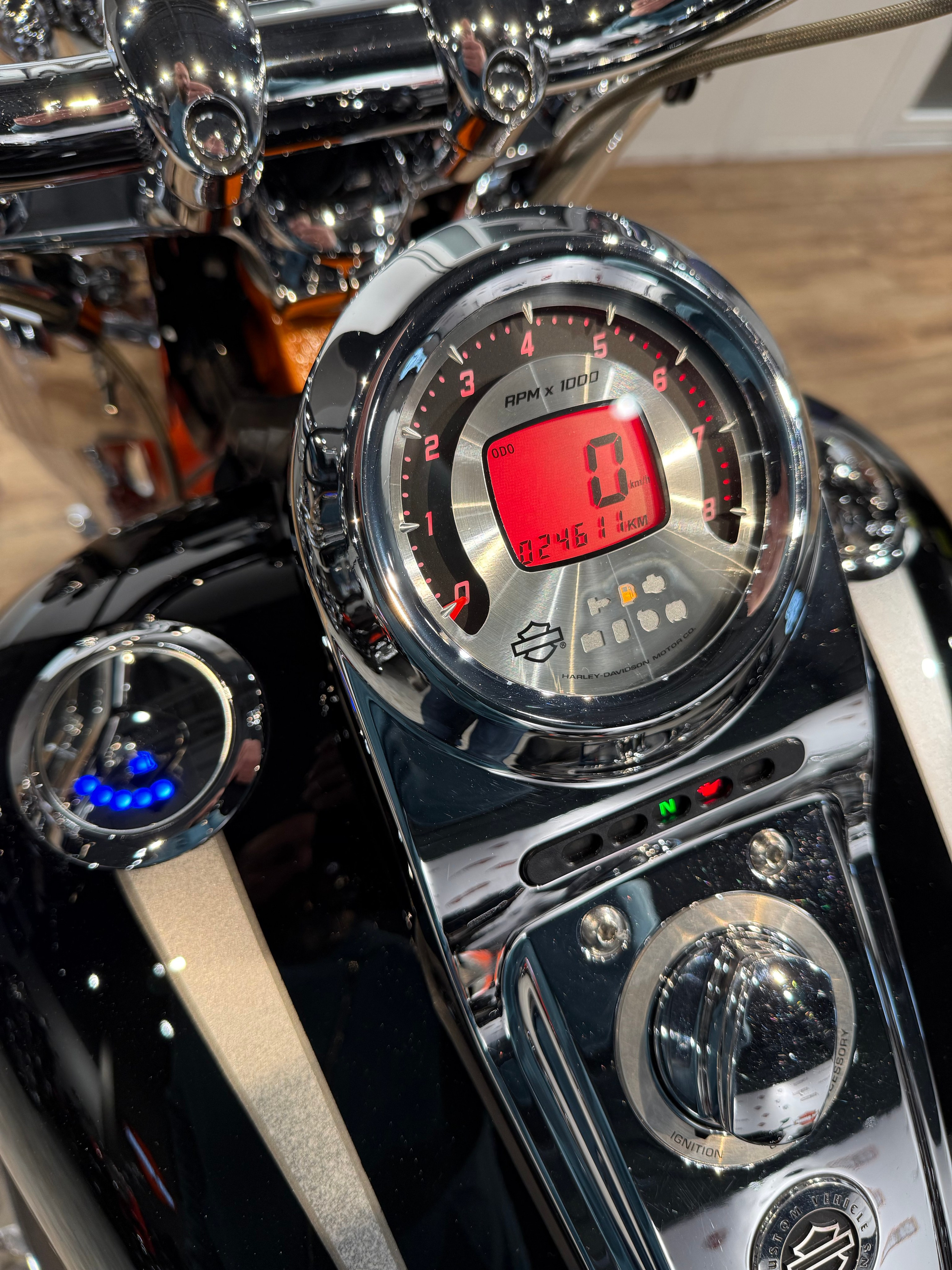 2010 CVO Inferno Orange. Hello Davidson, Москва. Только хорошие мотоциклы…