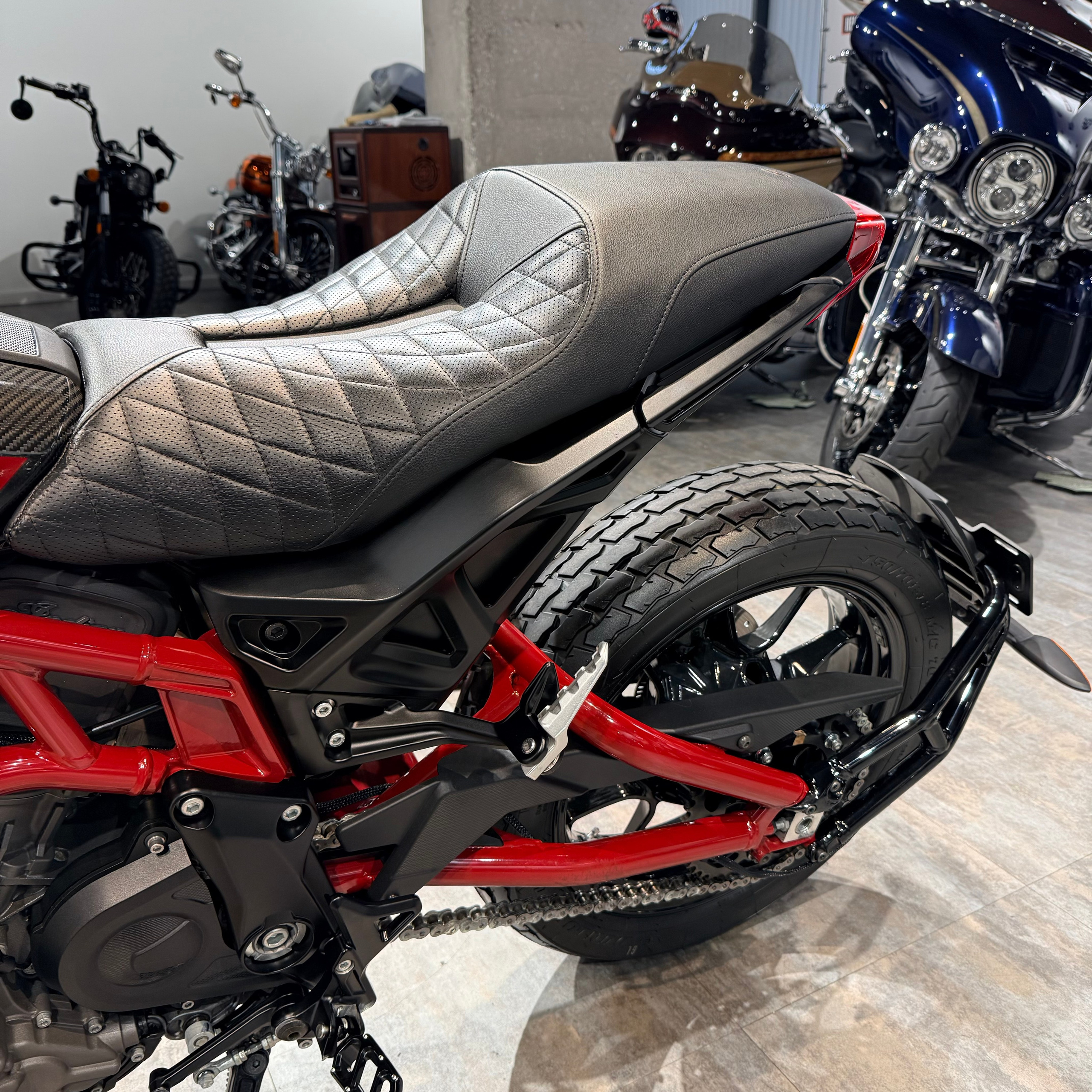 Купить 2021 Indian FTR Carbon Race Replica — подробнее на сайте. Hello Davidson, Москва. Только хорошие мотоциклы…